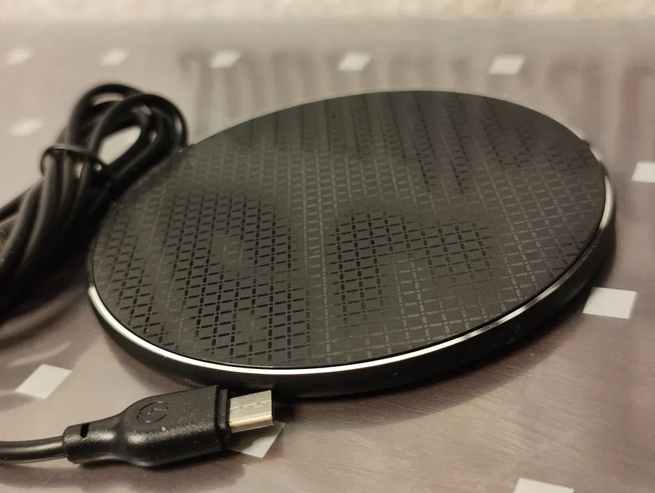 ŁADOWARKA INDUKCYJNA BEZPRZEWODOWA FAST CHARGER QI Kolor niebieski