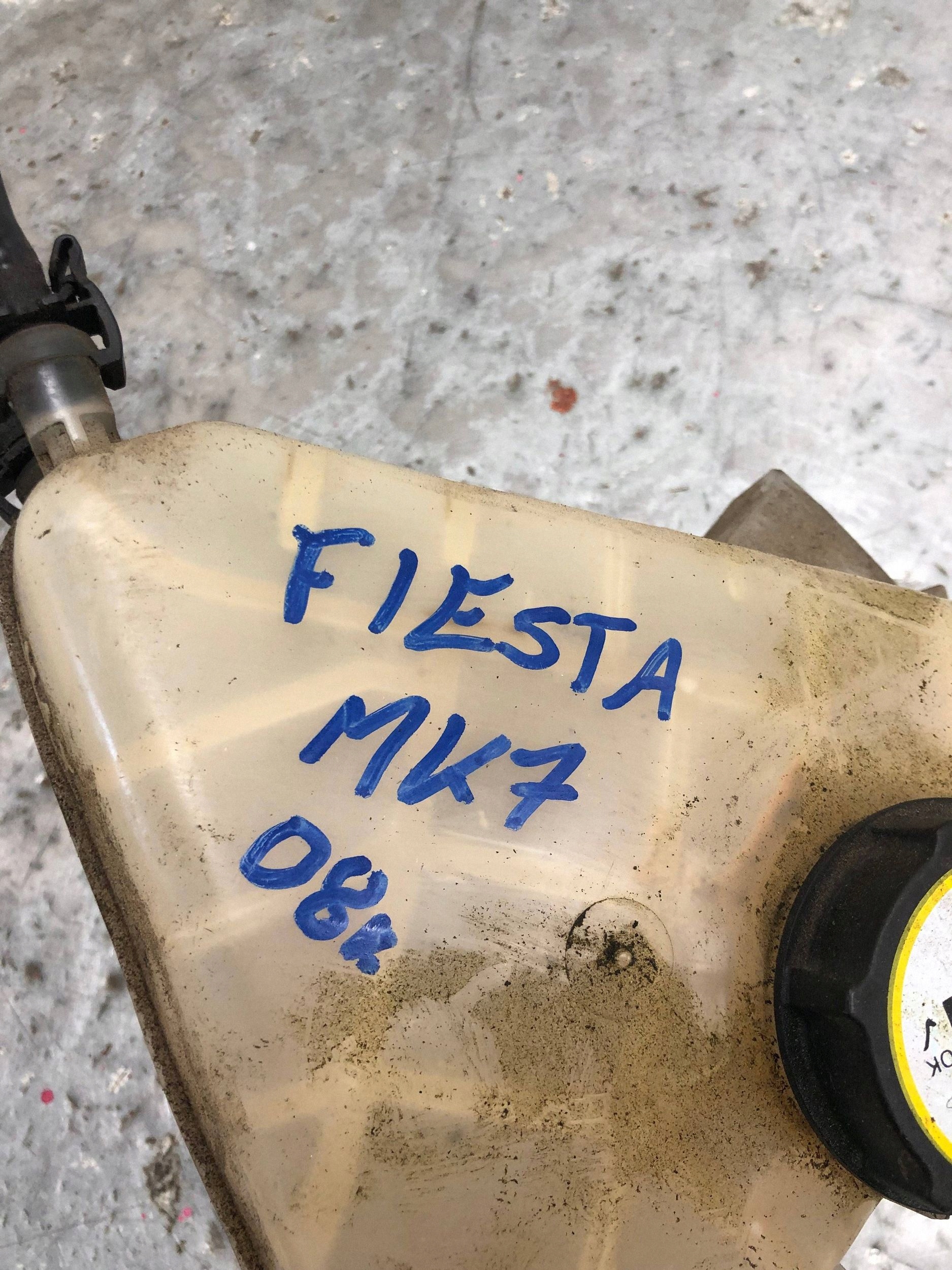 Réservoir eau FORD FIESTA MK7 8V21-8K218-AB