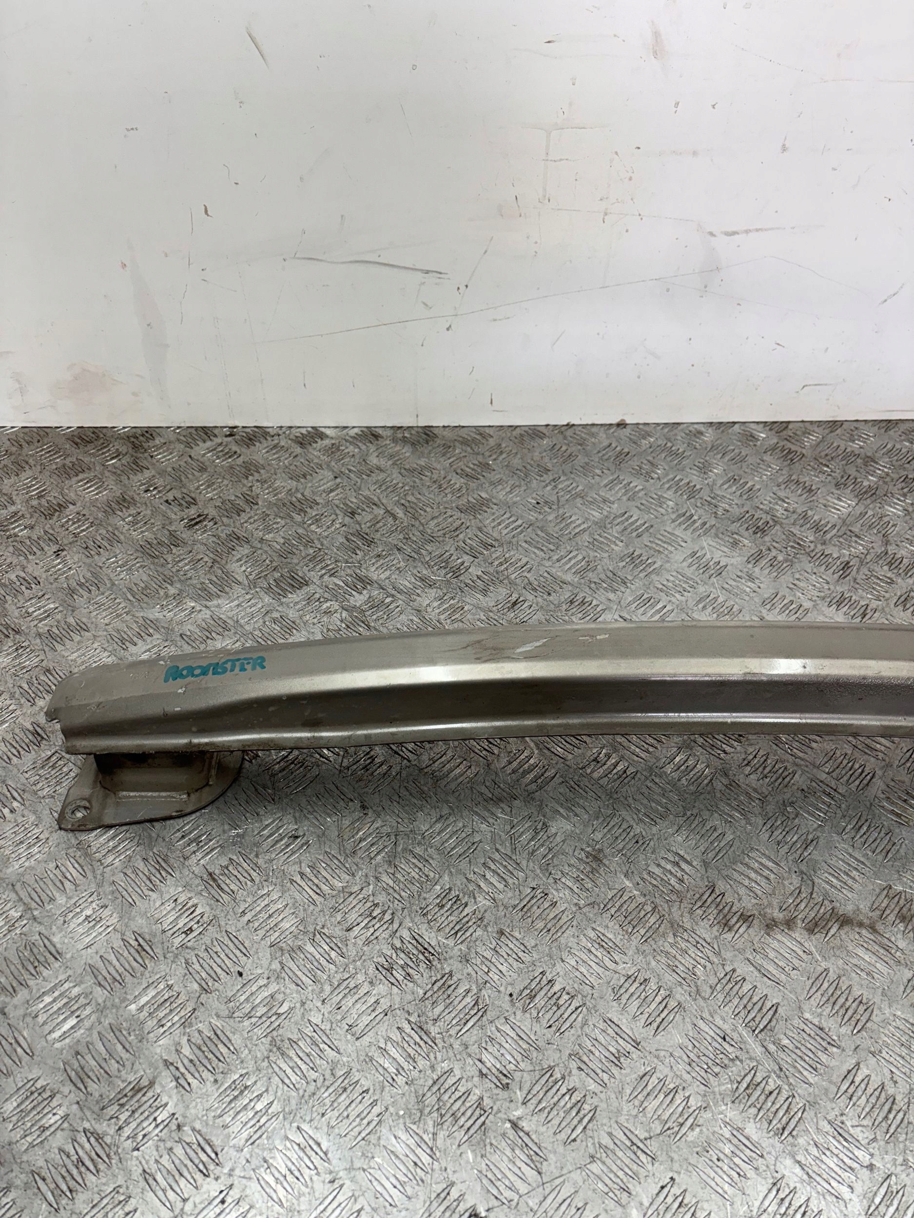 TRAVERSA paraurti posteriore SKODA ROOMSTER 06