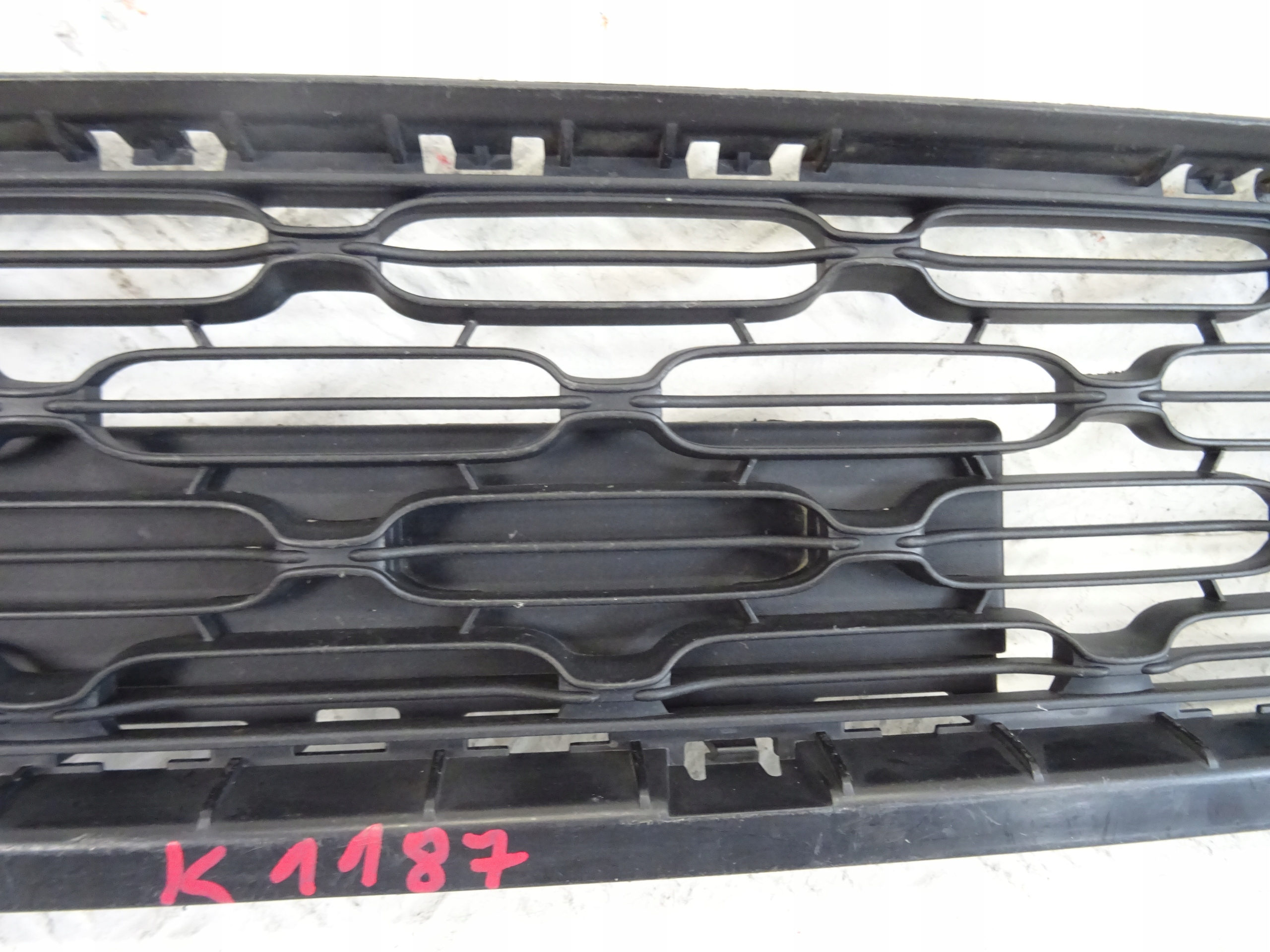 grid of a bumper front front central CITROEN C3 III 9812062277
