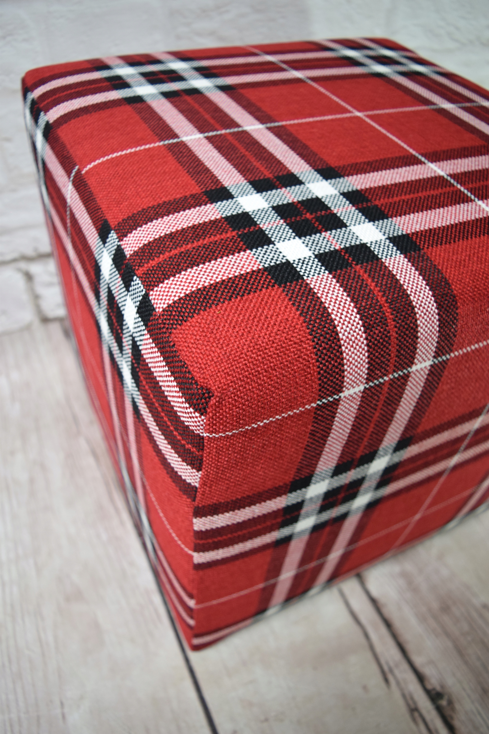 PUFA kostka 40x40x40 KRATA LOBOX plecionka kolory Kolekcja LOBOX