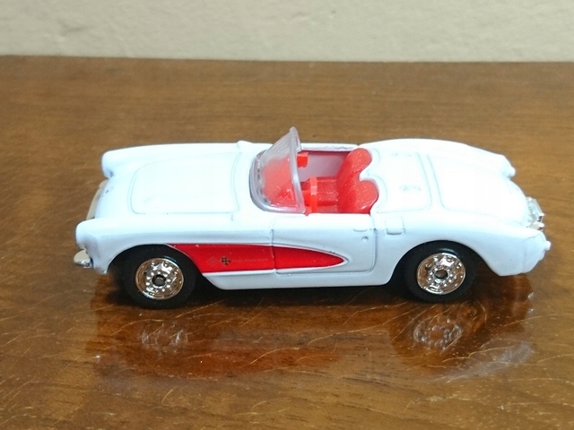 RESORAK Chevrolet Corvette 1957 KABRIO MODEL WELLY Marka Welly