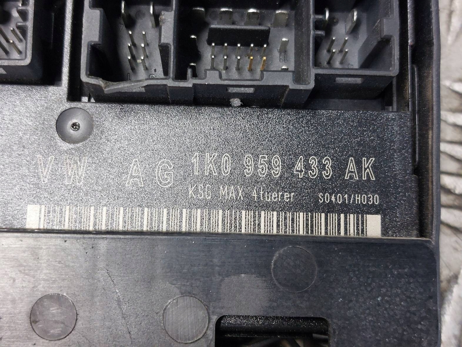 running board STARTOWY SEAT LEON II 1.9 TDI 03G906021LK 3C0937049D