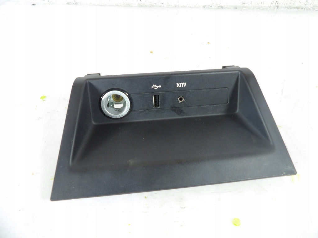 SKODA FABIA III 3 Adapter, Stecker USB AUX 6V0857367A