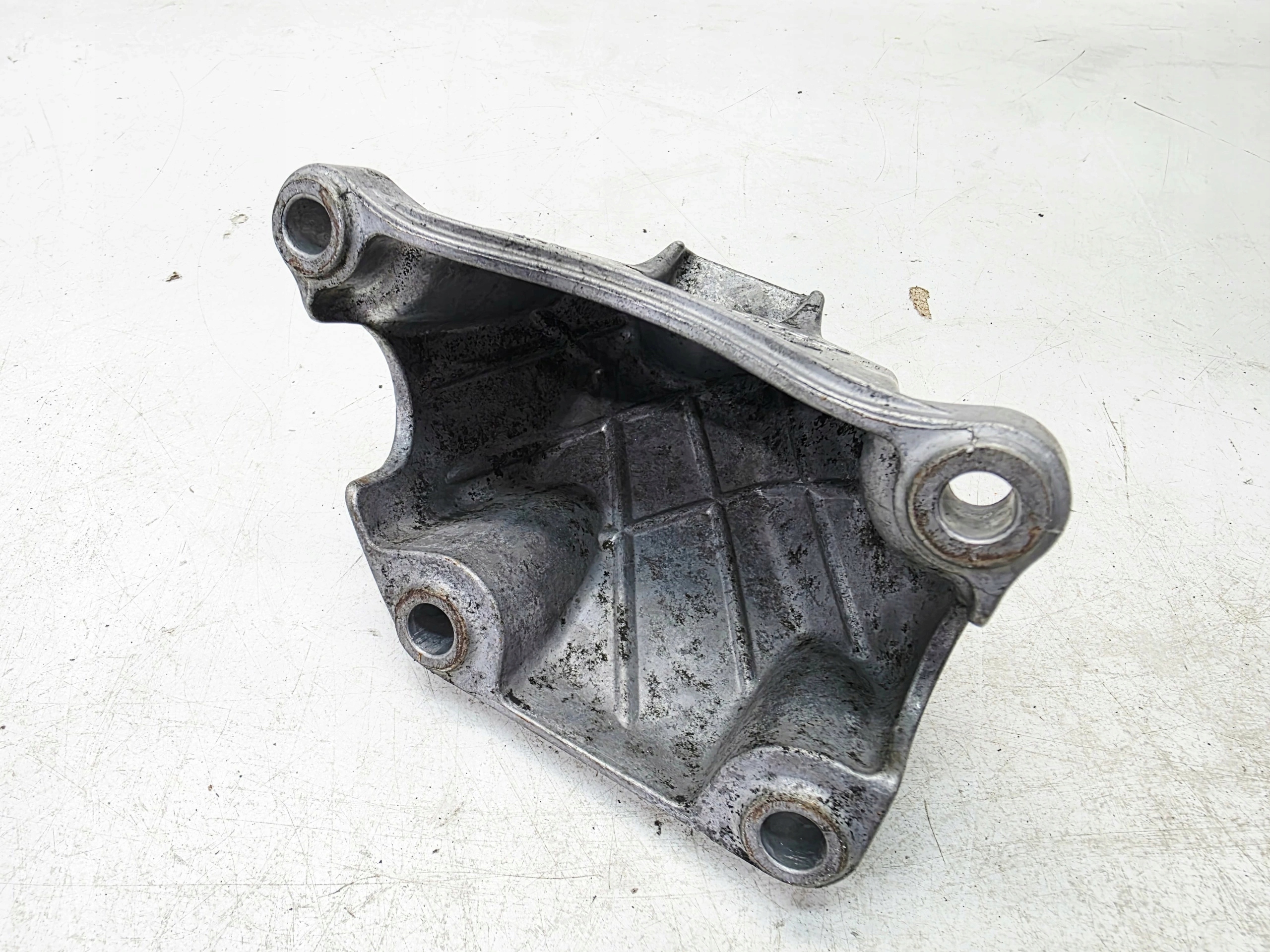 Support Support Support plaque Moteur Droit AUDI A4 B7 3.0 TDI 8E0199308AK