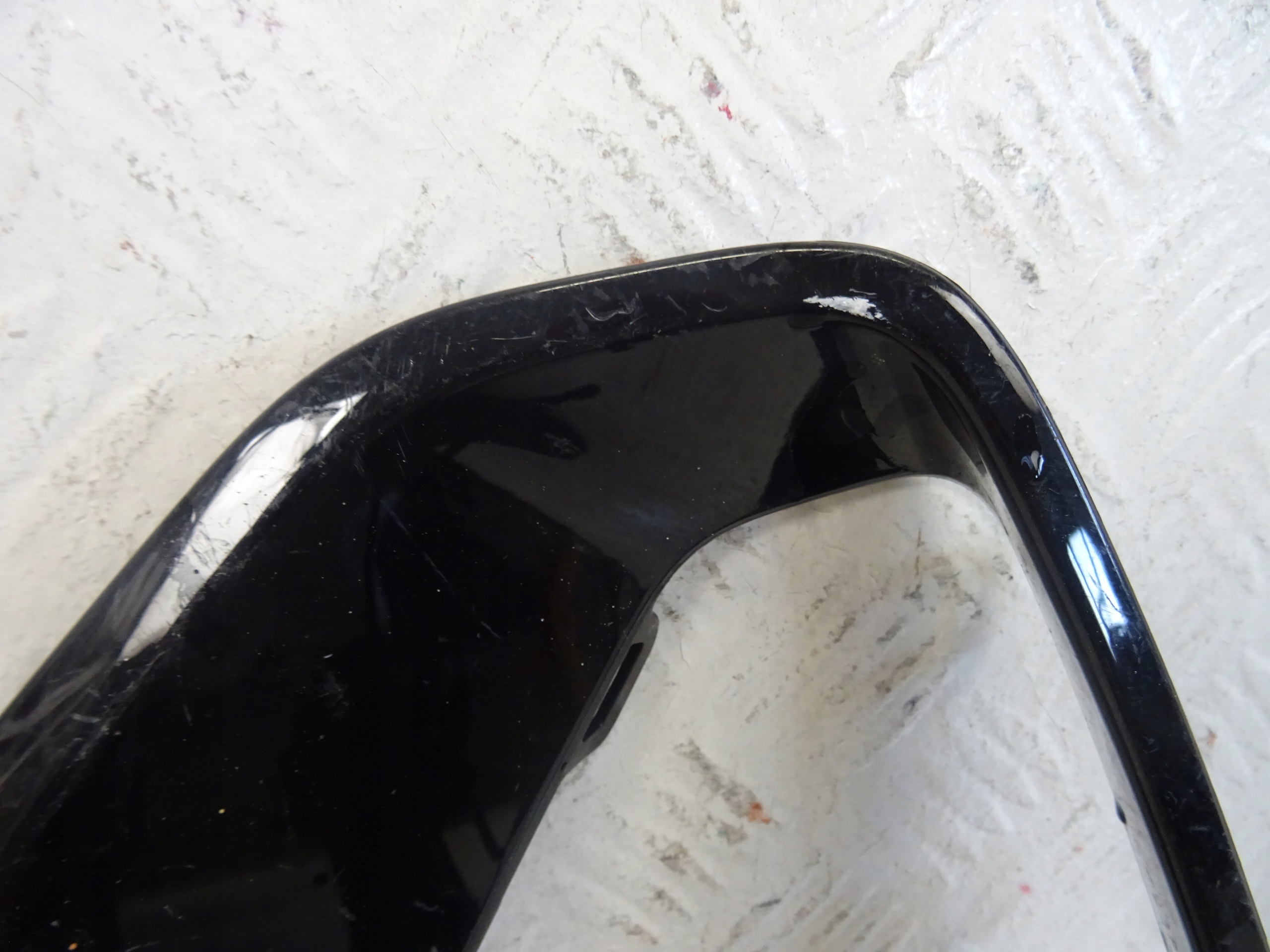 grid of a bumper front front left AUDI E-TRON S-LINE 4KE121341