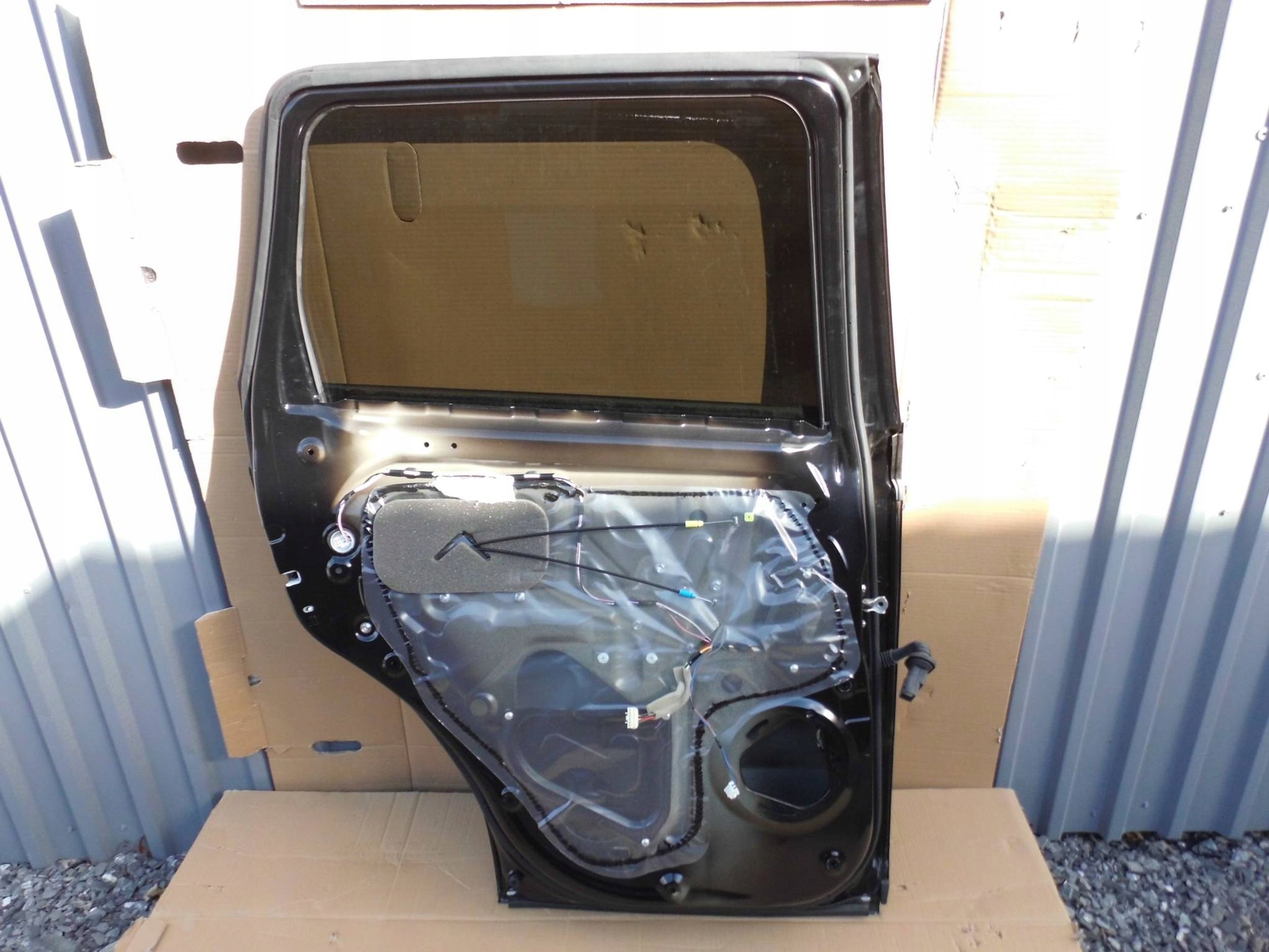 Mitsubishi Outlander III door left rear part rear. left