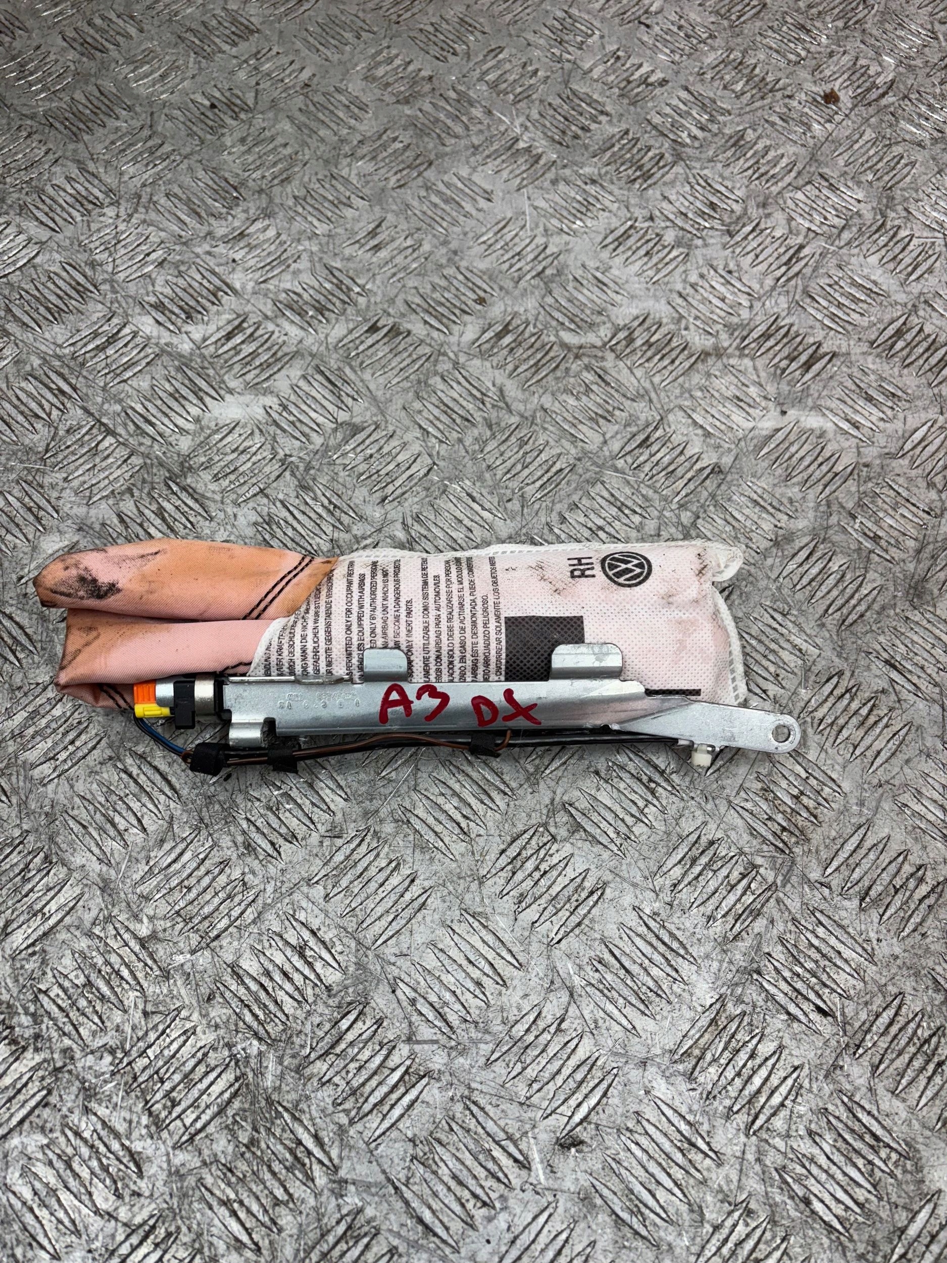 airbag seat airbag left AUDI A3 8V 8V4880241A