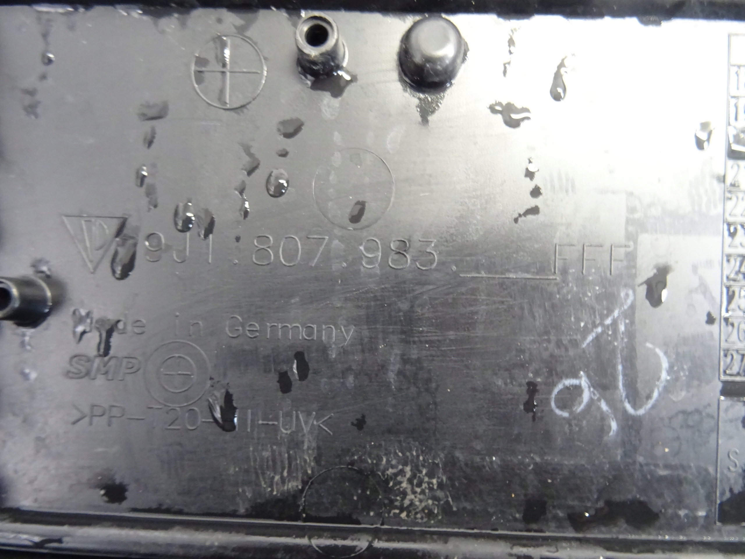 PORSCHE TAYCAN 9J0 bumper rear part tylnii