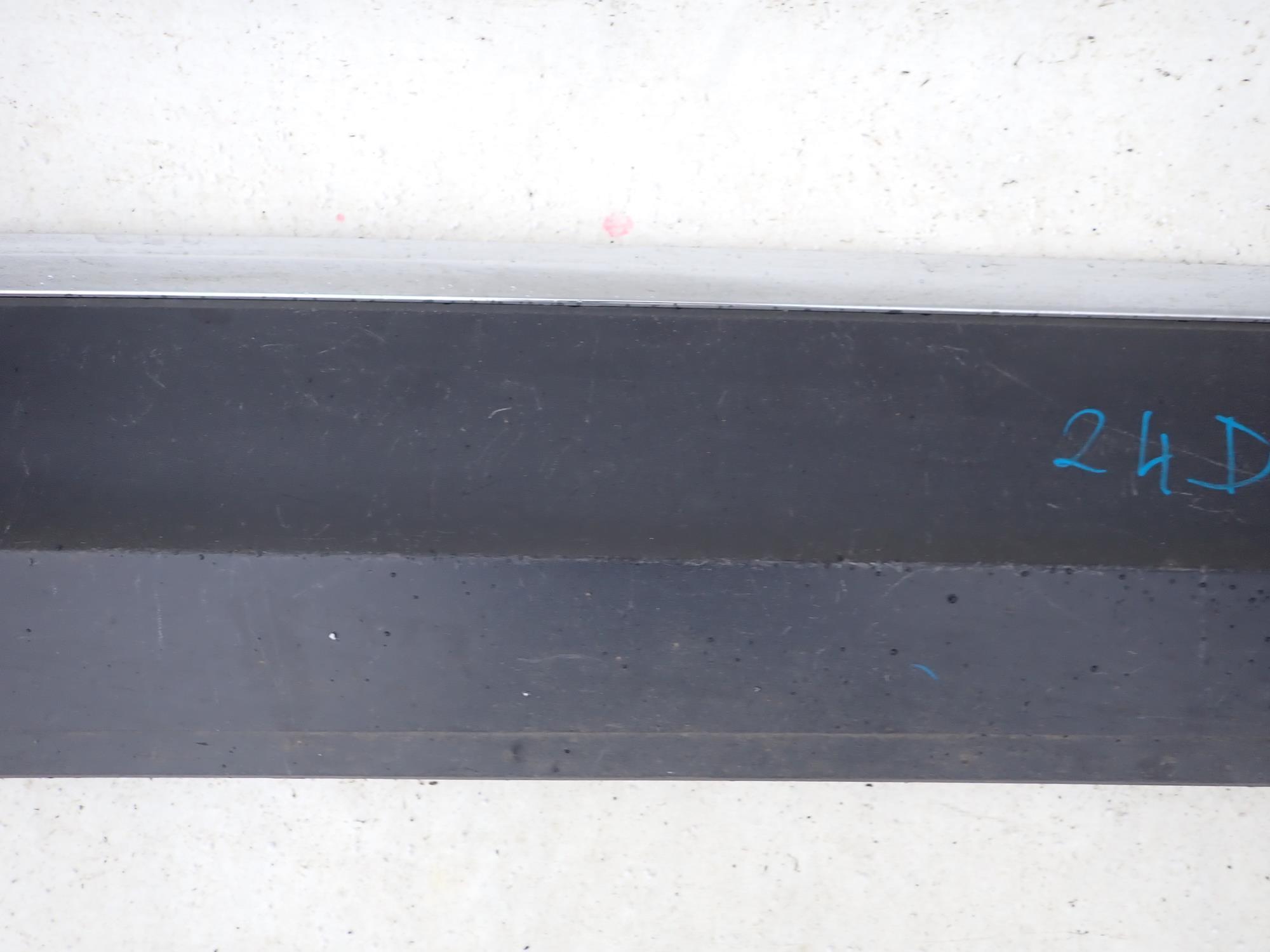 VW TIGUAN II 2 15-> moulding door right front