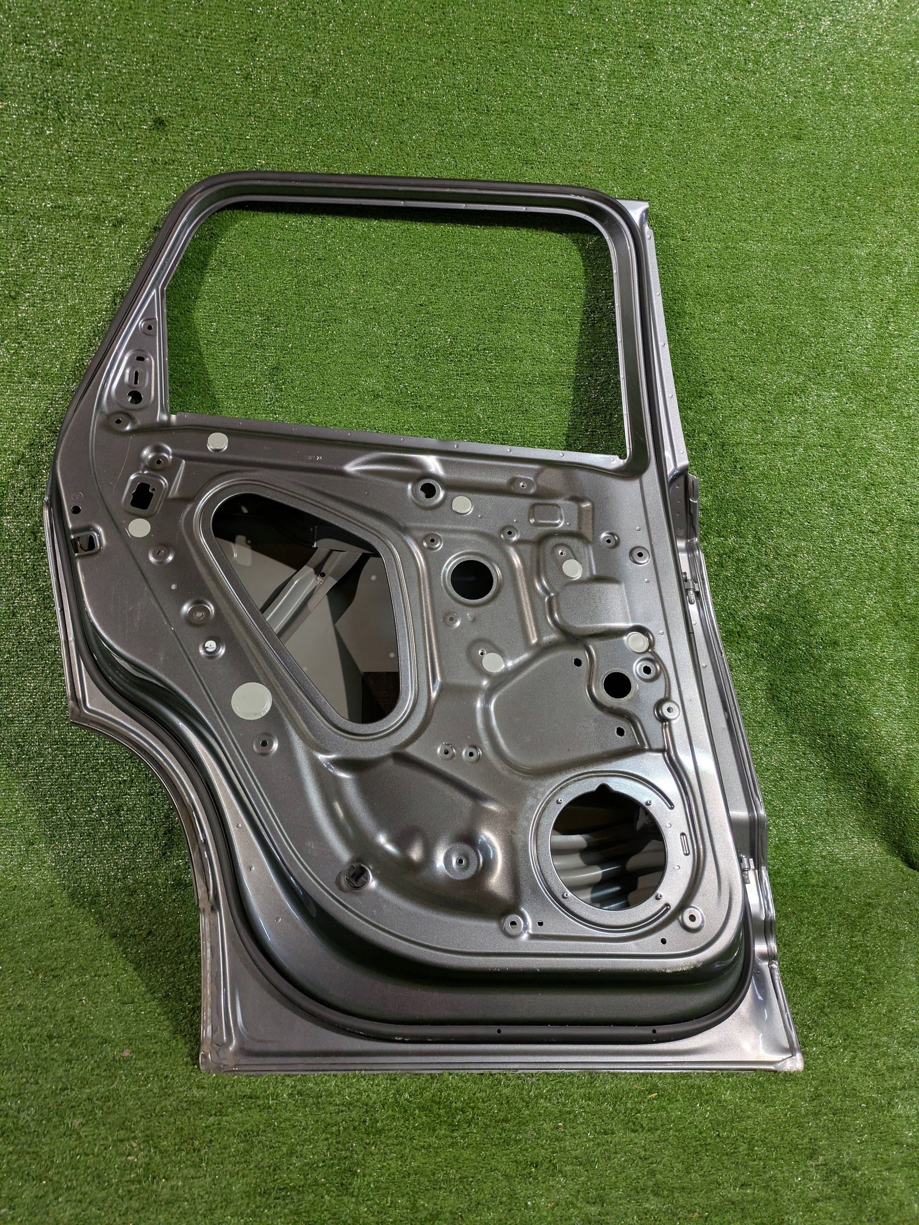 door rear. left left rear part SEAT ATECA NR.3923