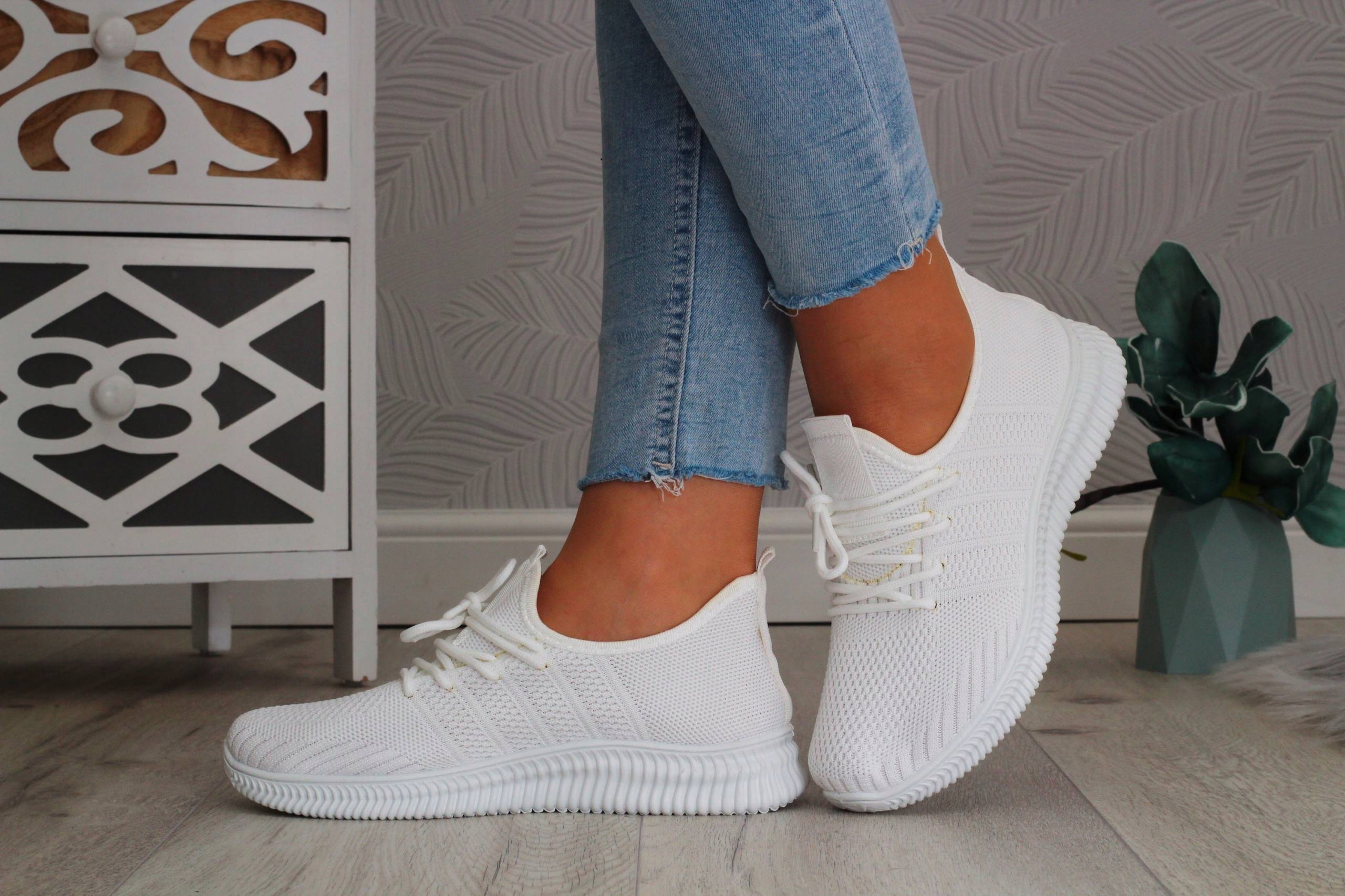 ADIDASY DAMSKIE BUTY SPORTOWE LEKKIE WCIĄGANE Długość wkładki 24 cm