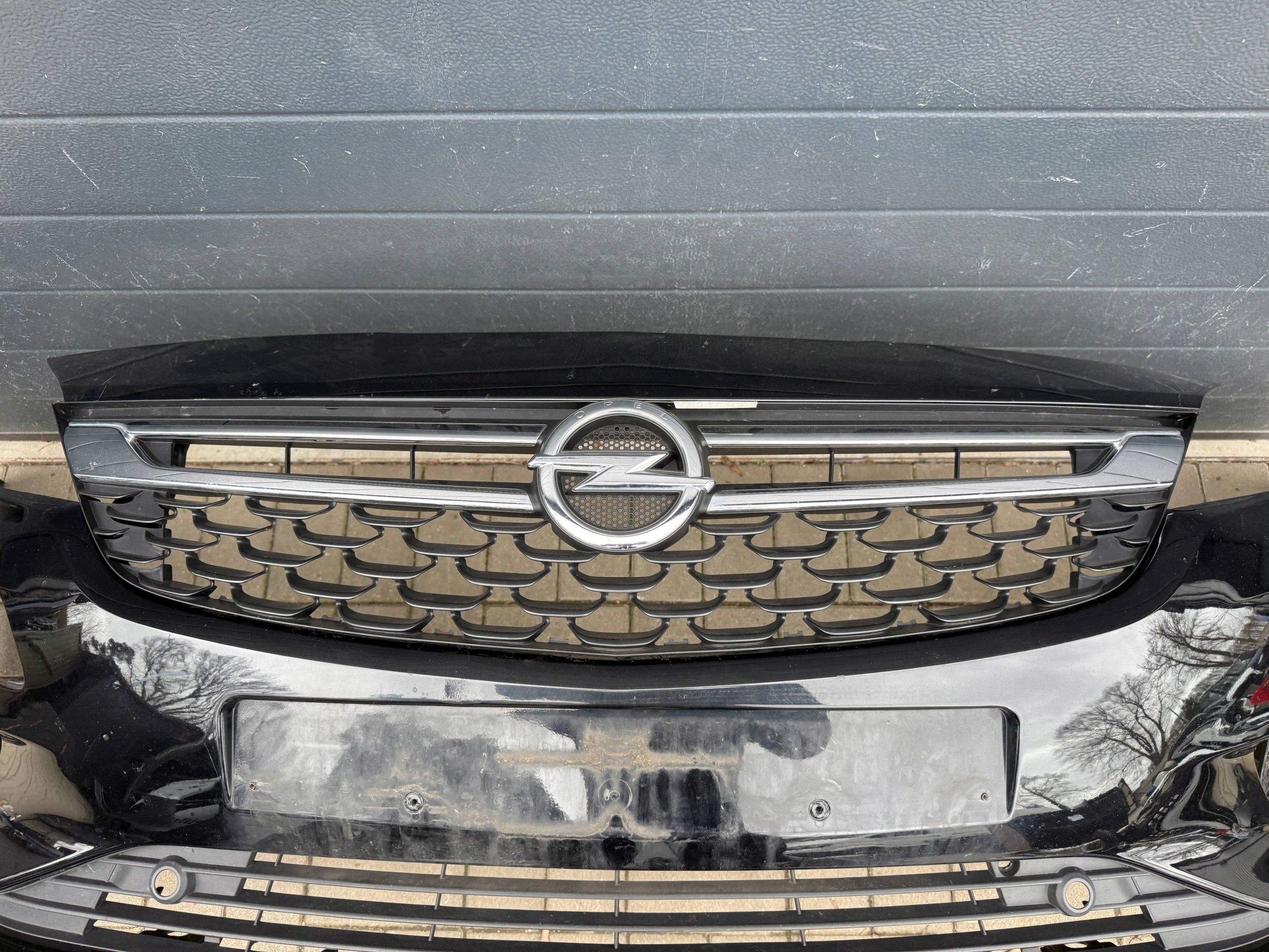Opel Astra 5 V K 15- nárazník predok predný