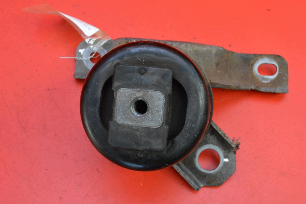 holder engine mount right 30671245 VOLVO XC60 1 and 2.0 D3 163 KM 08-13