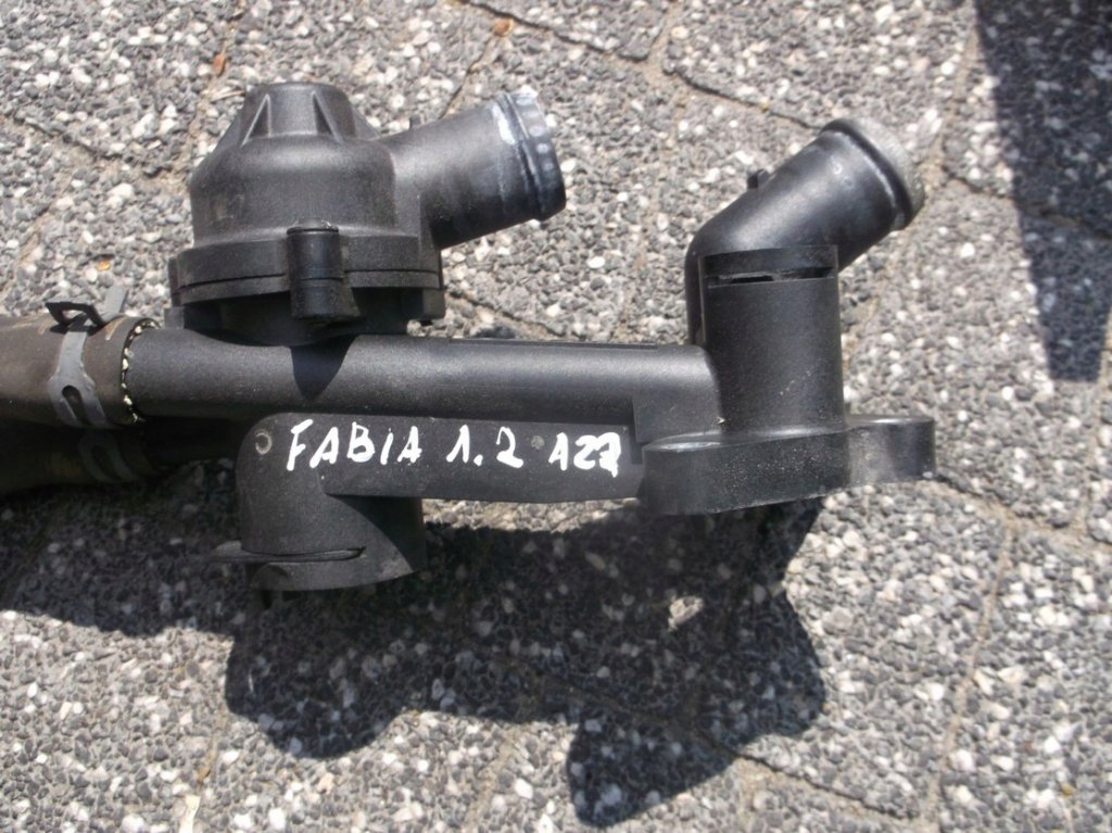 OBUDOWA TERMOSTATU 03C121111B 1.2 AZQ FABIA POLO