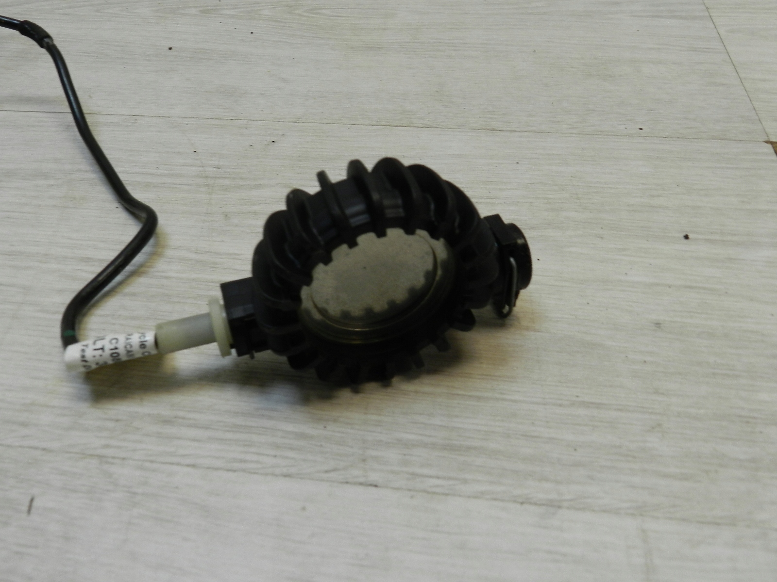 JUKE II F16 ODPOWIETRZNIK WYSPRZĘGLIKA 308518165R Numer katalogowy części 308518165R