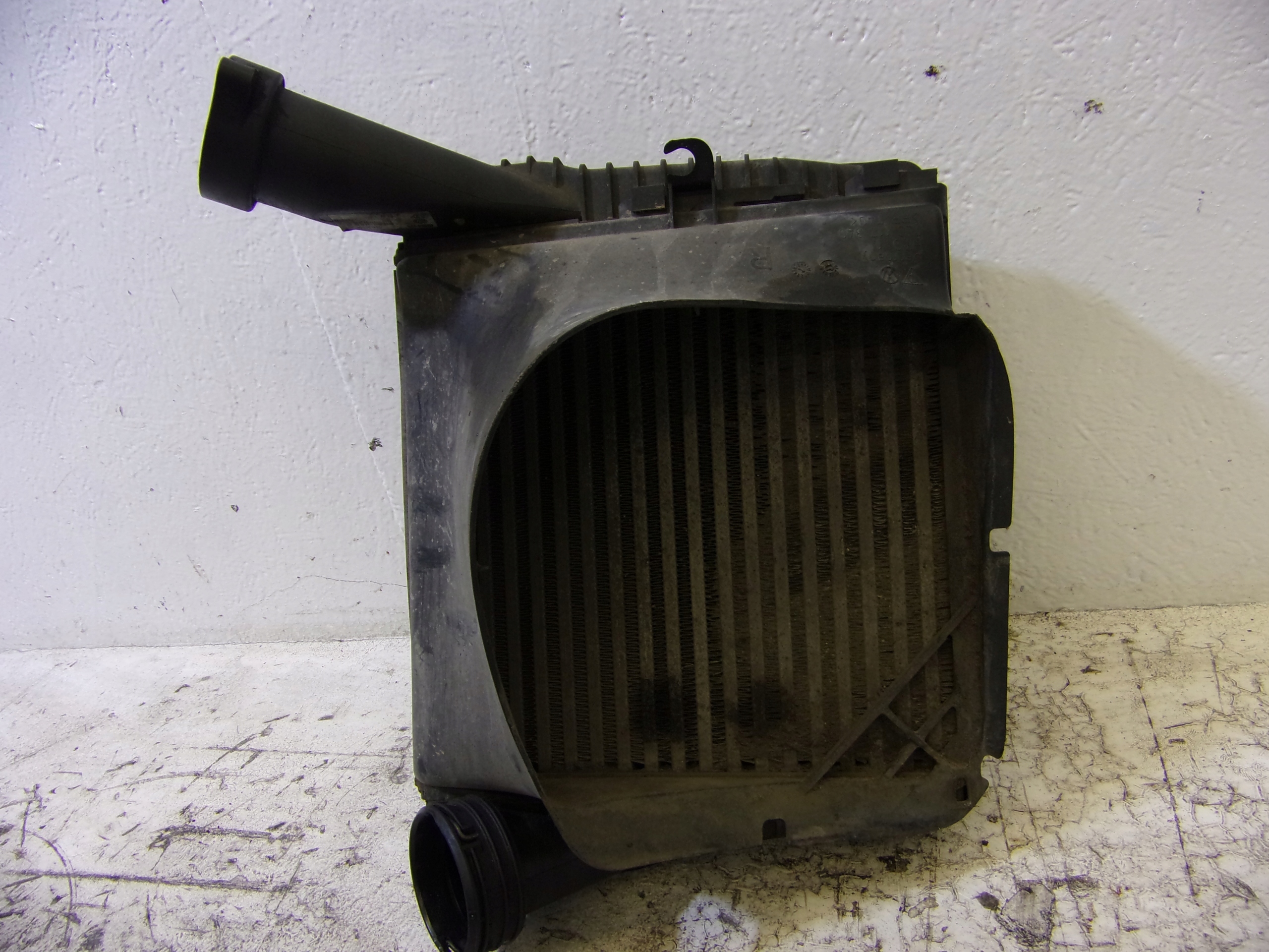 INTERKULER INTERCOOLER VOLKSWAGEN TOUAREG 5.0 TDI BEHR 7L0145804