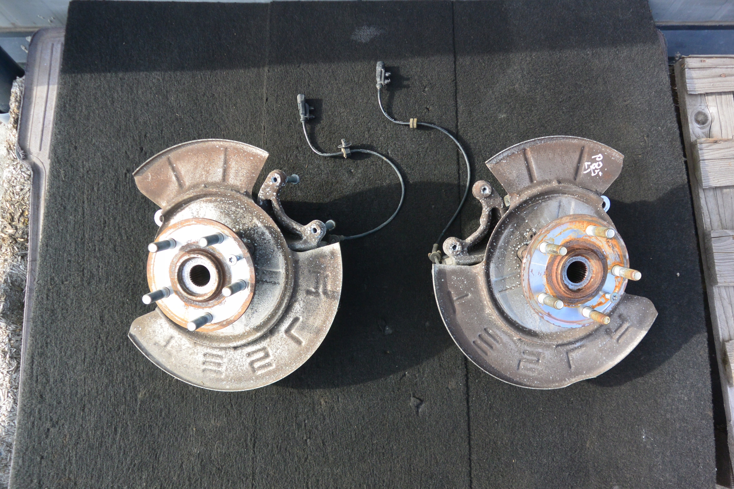 поворотный кулак левый tesla MODEL S P85