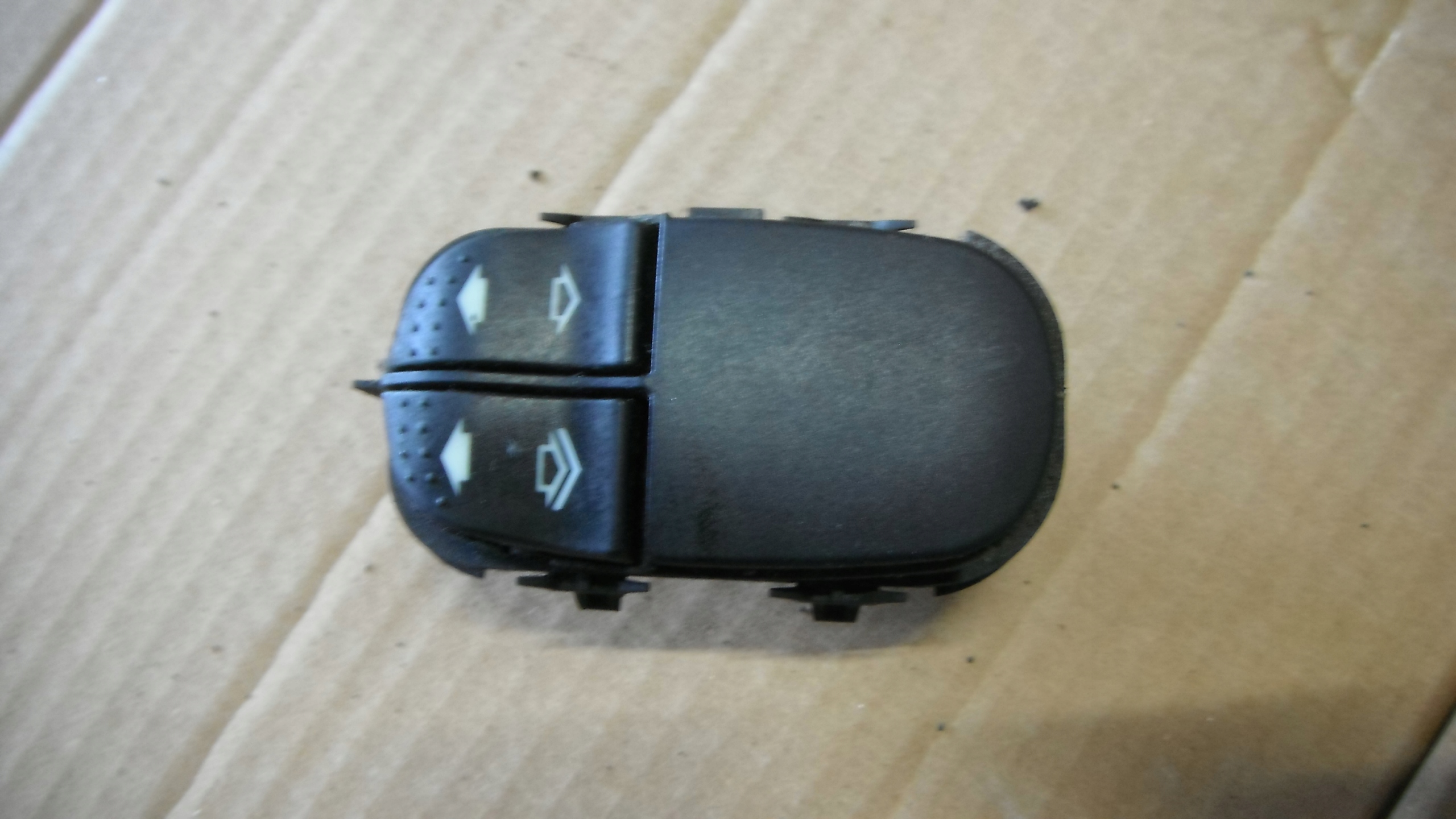 FORD FOCUS MK1 02-04 PANEL PRZEŁĄCZNIK SZYB