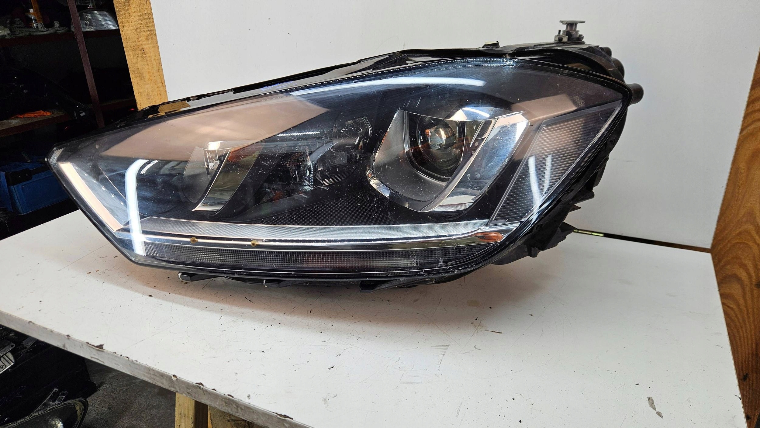 Volkswagen Golf Sportsvan 510 517 xenon left light front front reflektor