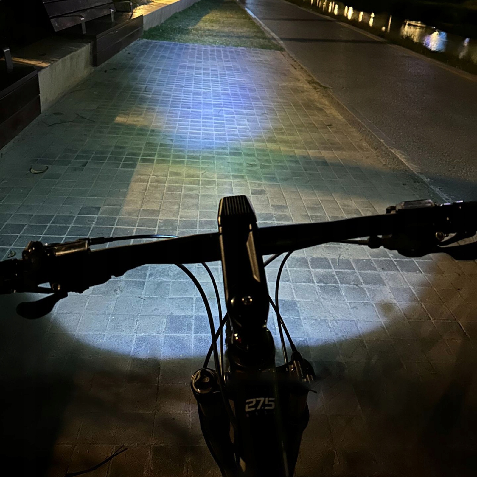 Reflektor na kolo Možnost nabíjení, rychloupínák IPX5 50