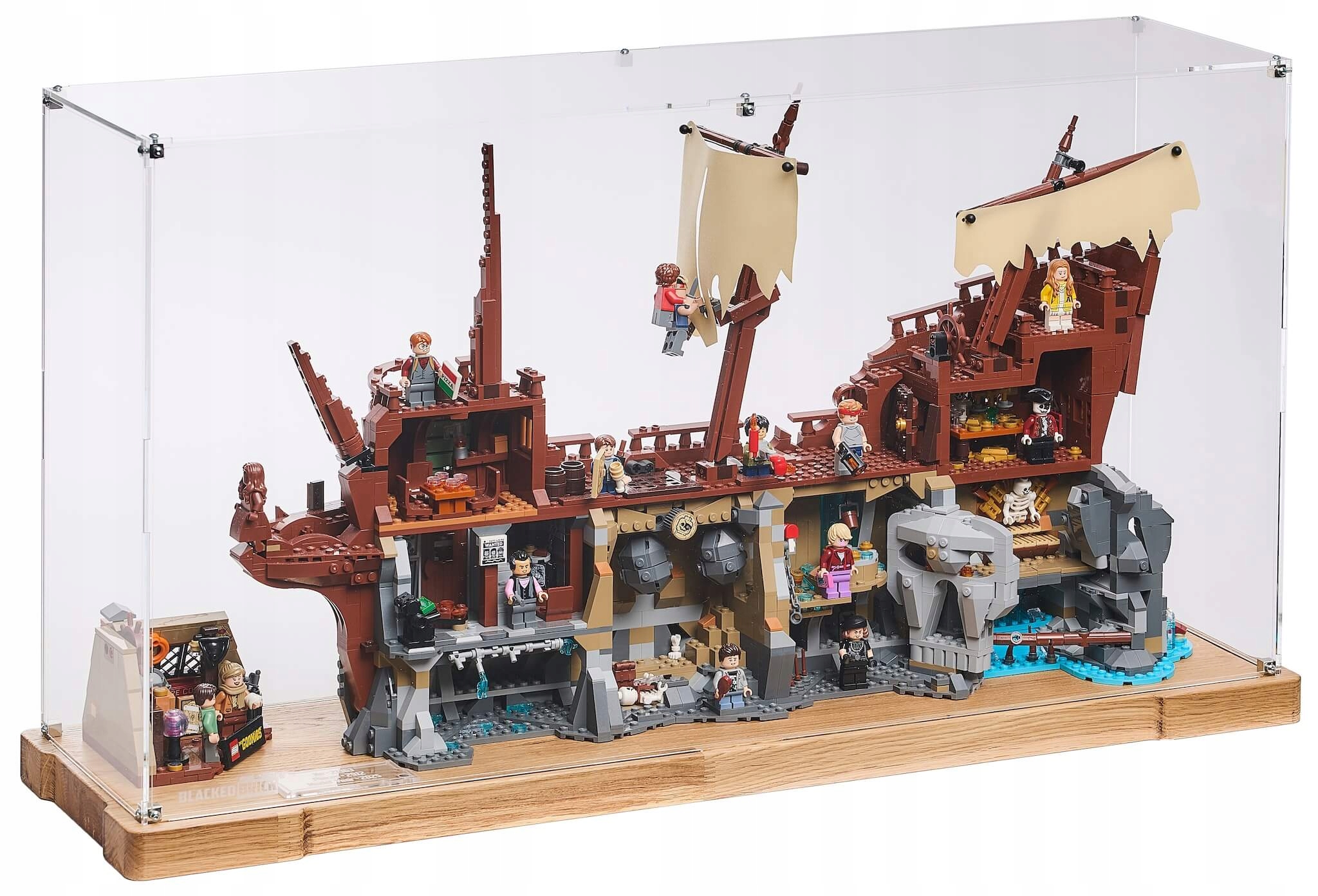 Vitrína Wood Blacked Brick pre Lego 21363 Icons Goonies