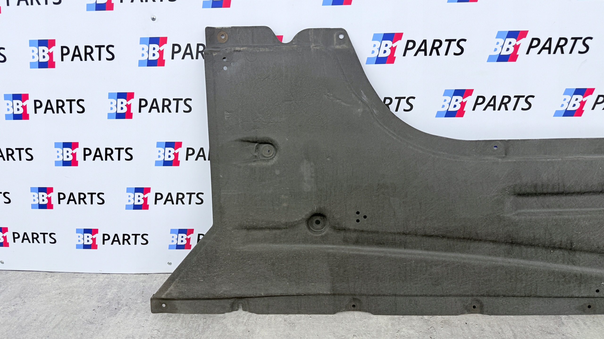 BMW G20 cover chassis side left HYBRYDA 7428181