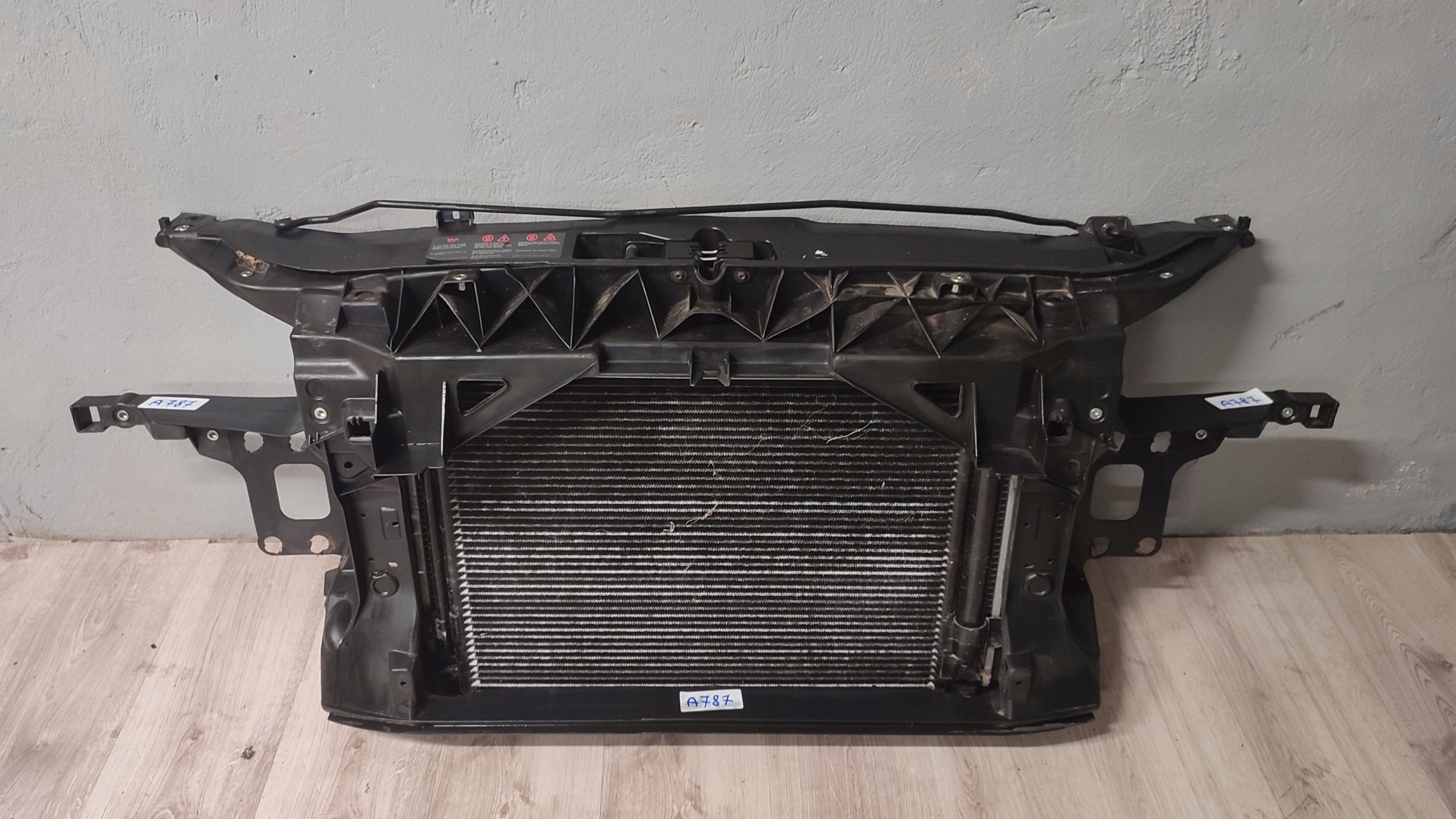 SEAT LEON II 1P 2.0 FSI PAS PRZEDNI KOMPLET