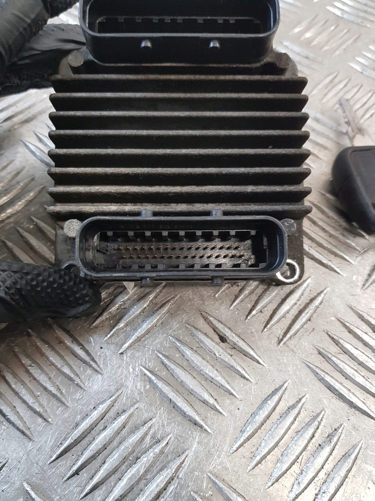 control unit of the engine + key 09355929 OPEL ASTRA II G 1.6 16V