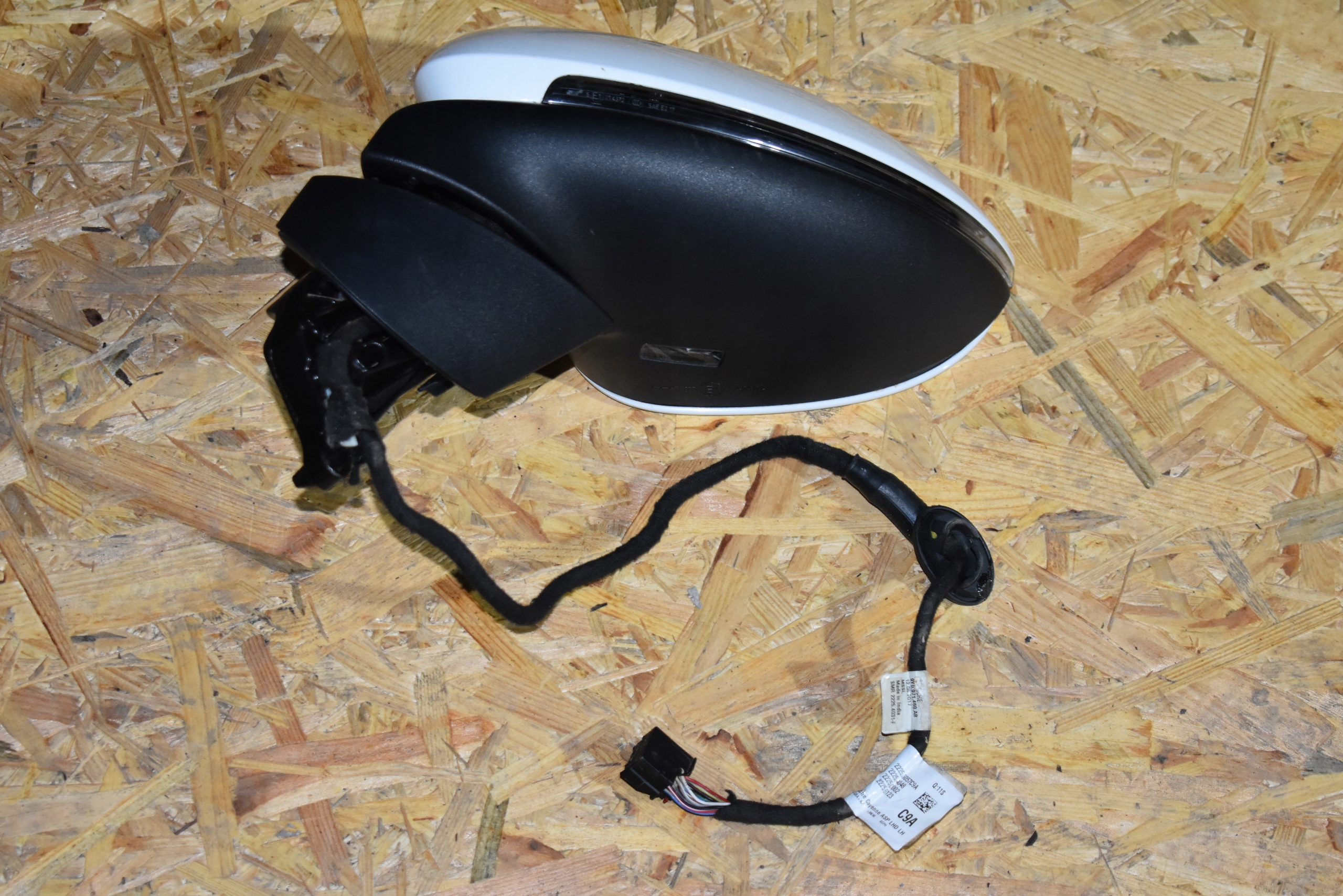IDEALNE mirror left 15 PIN PORSCHE CAYENNE 9Y colour LC9A 1