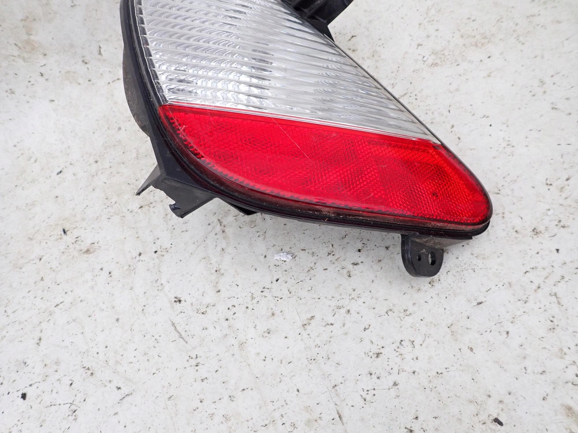 MITSUBISHI ECLIPSE CROSS 18-20 Licht links heck