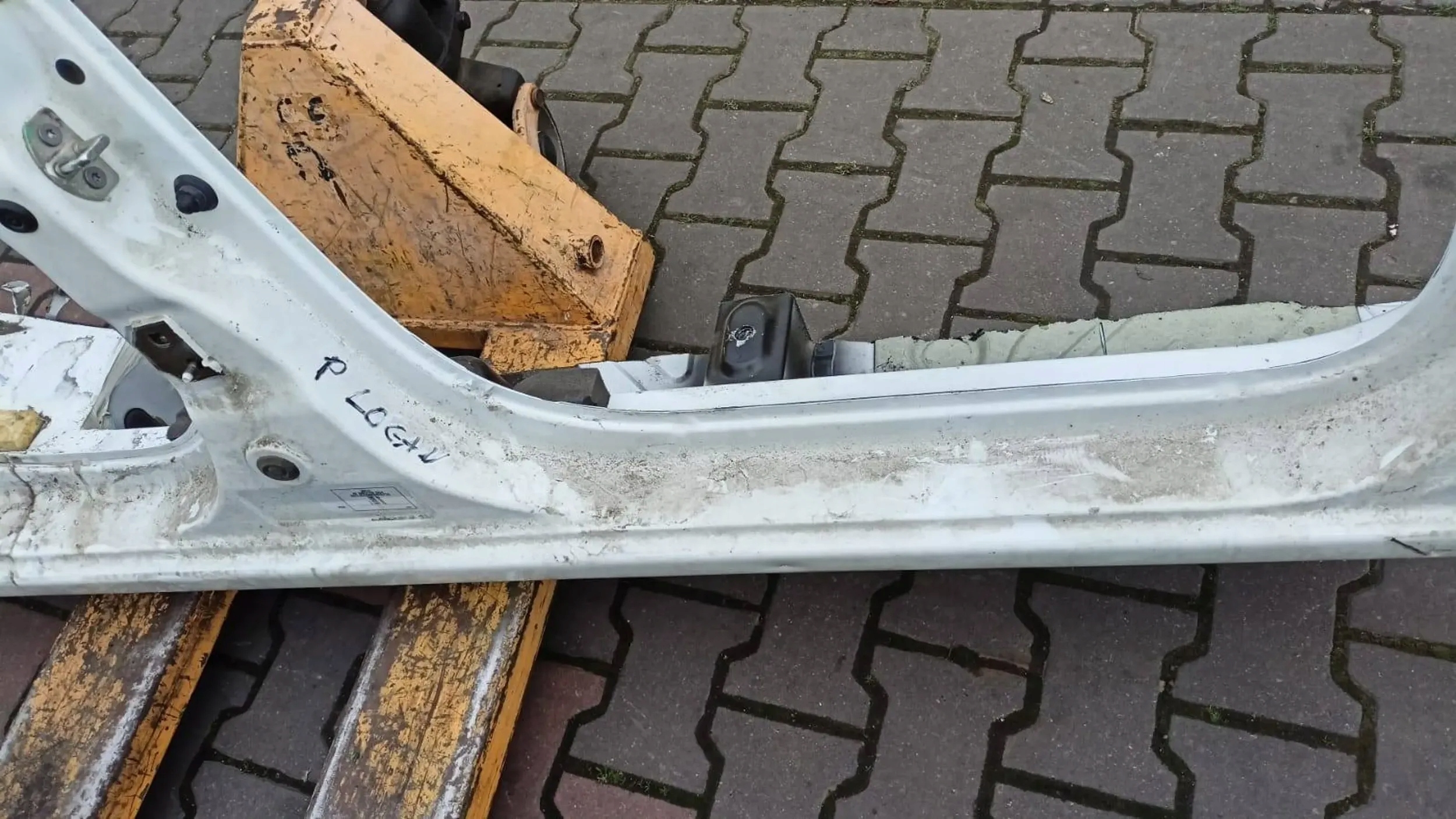 Dacia Logan II 2019 threshold right