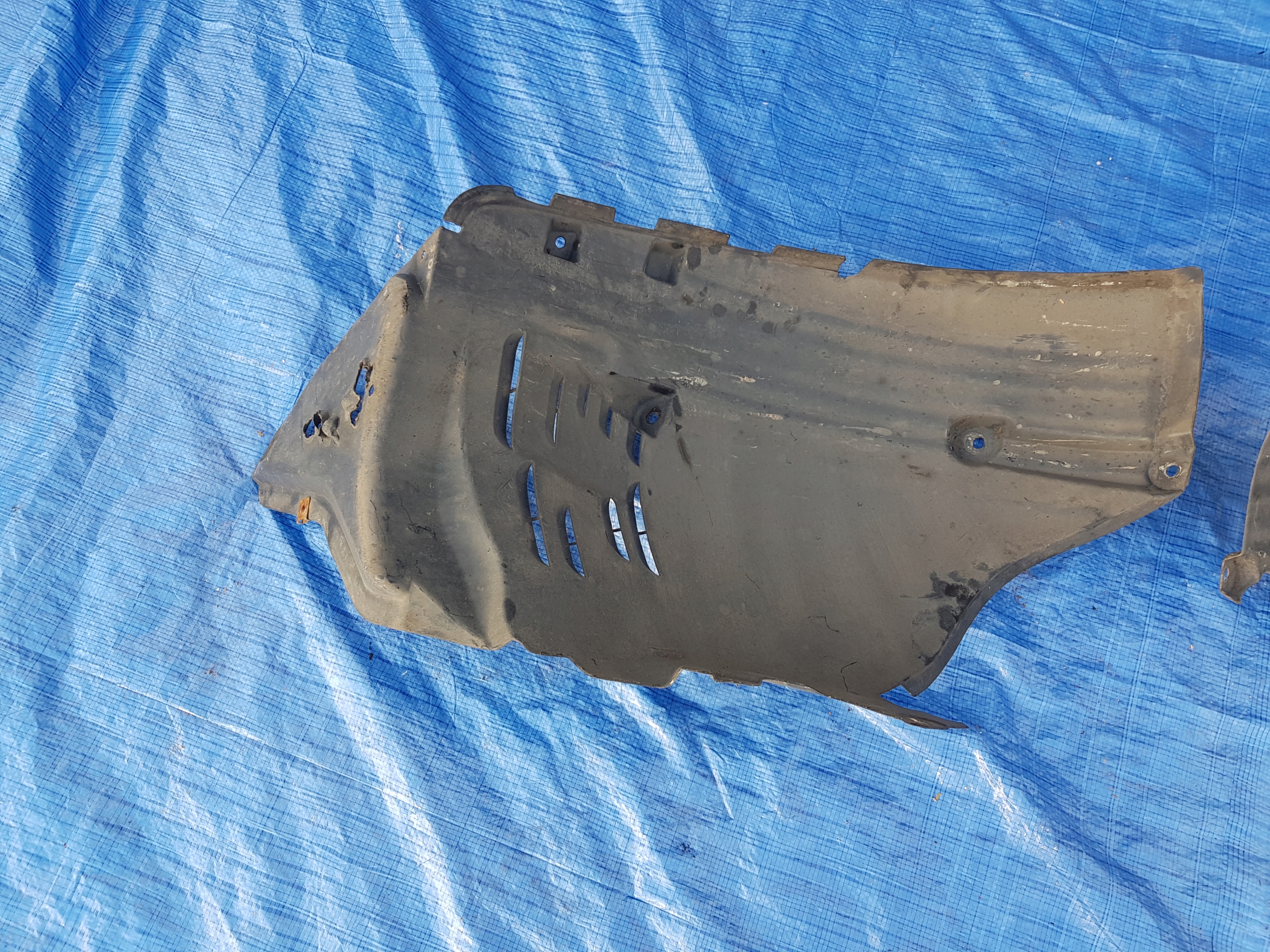 mudguard left front MERCEDES CLS W219 2196900930 2196900530