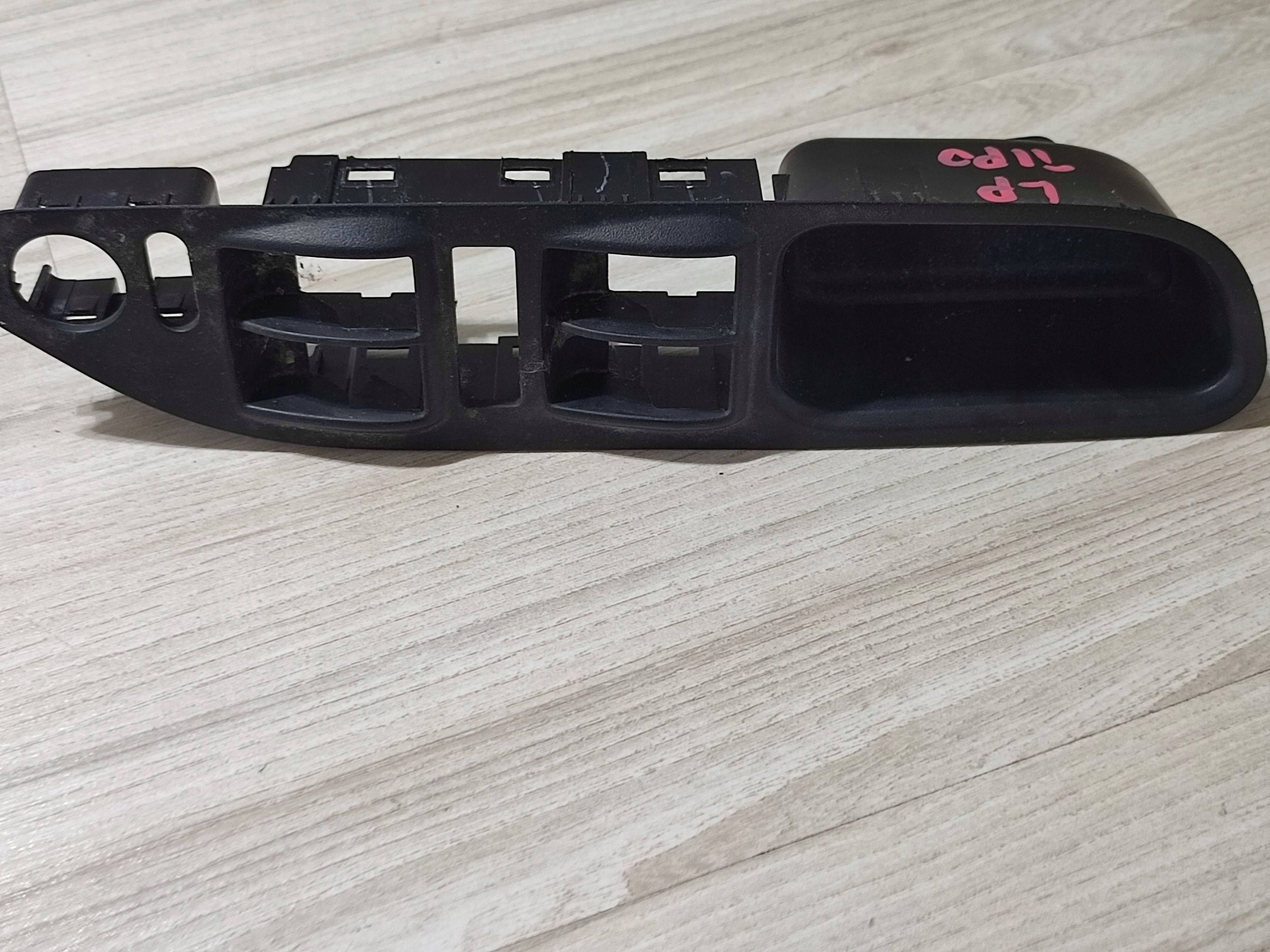 Fiat Tipo 2018 front left frame przycisku windows door przednich