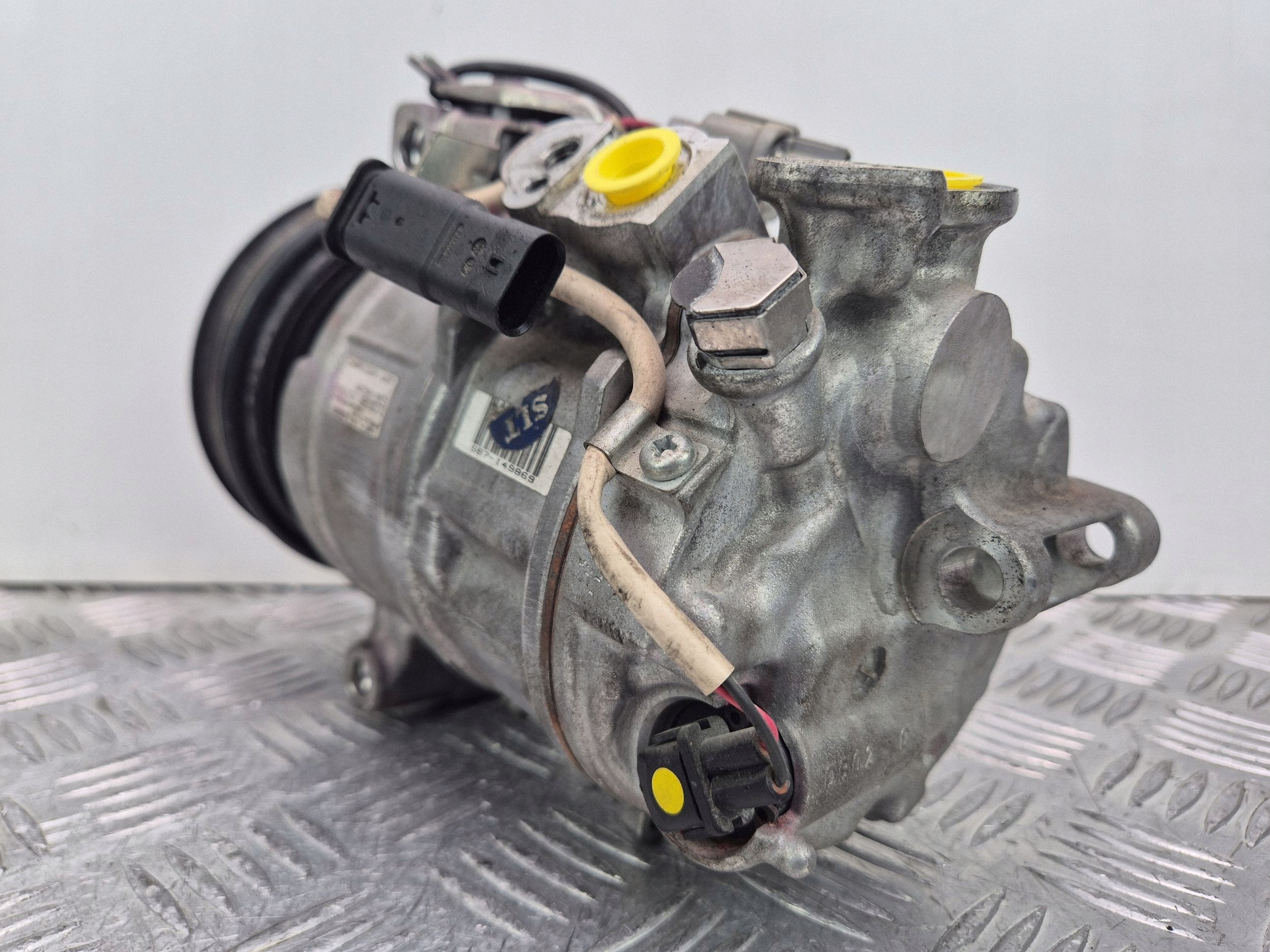 Mercedes A200 W176 kompresor klimatizacie A0008303502
