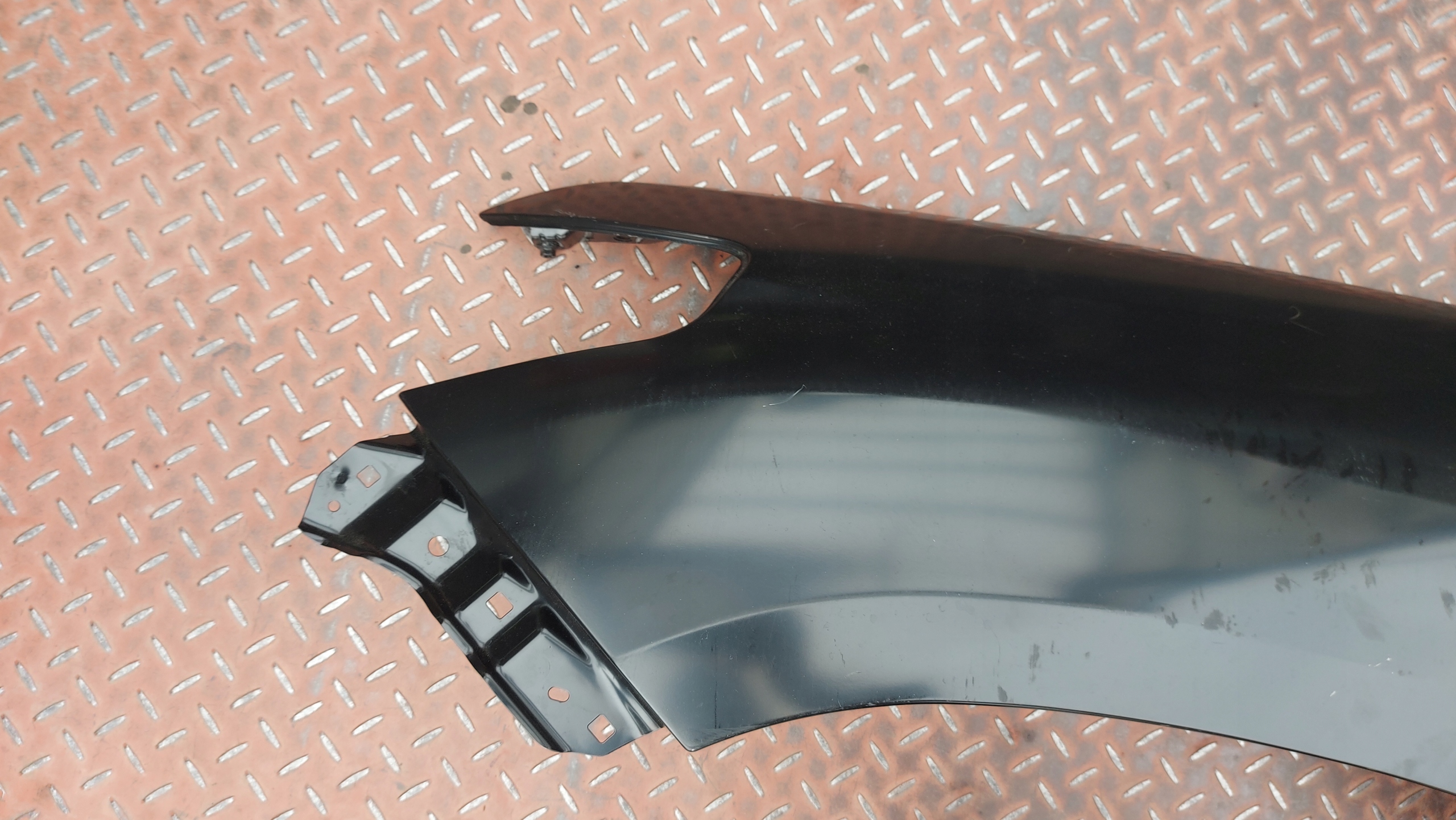 fender left front TOYOTA LAND CRUISER 150 09-17