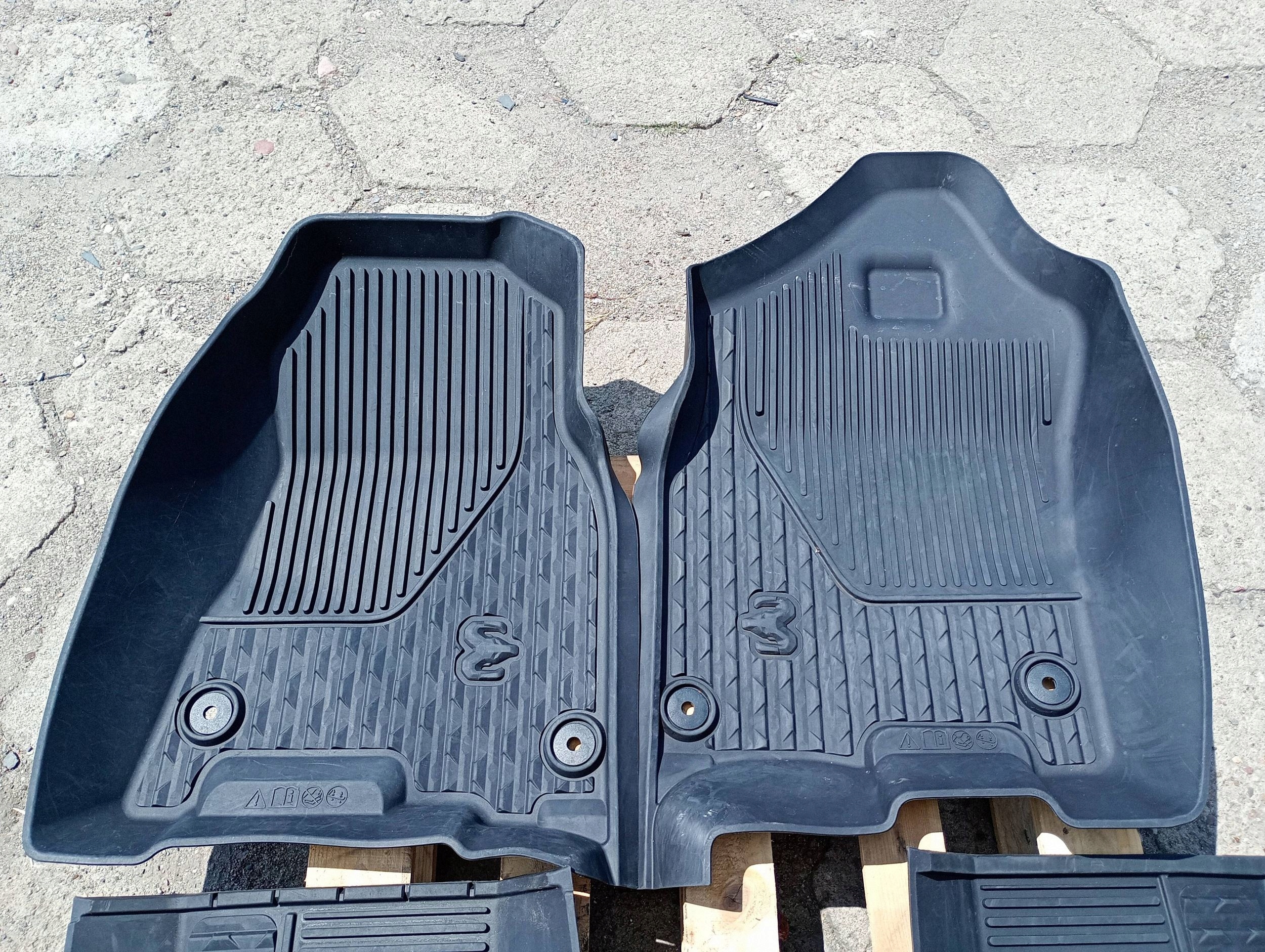 car carpet mats rubber oryginalne komplet Dodge RAM 1500 2019
