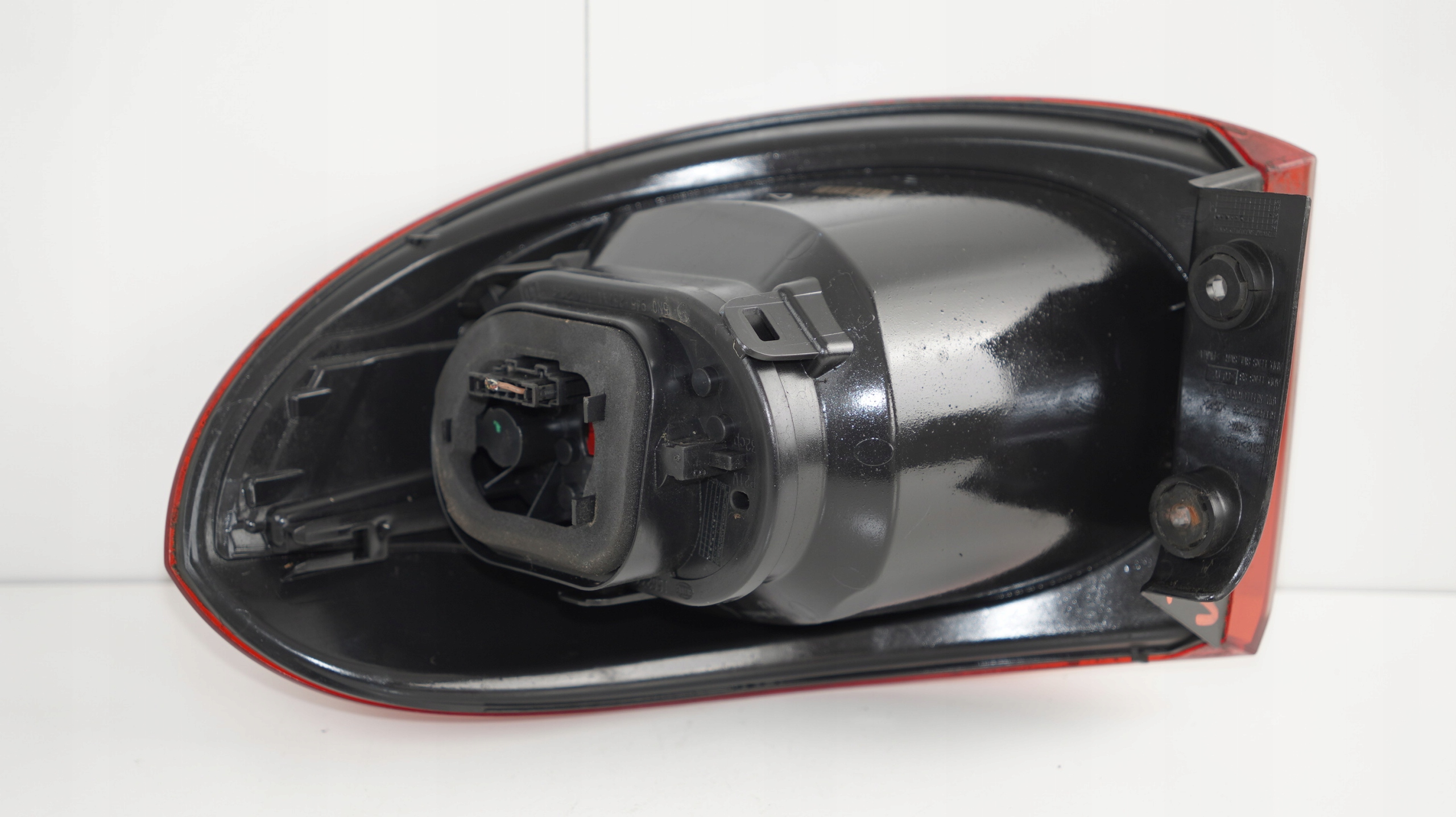 фонарь левый задний vw Tiguan I 07-11R^