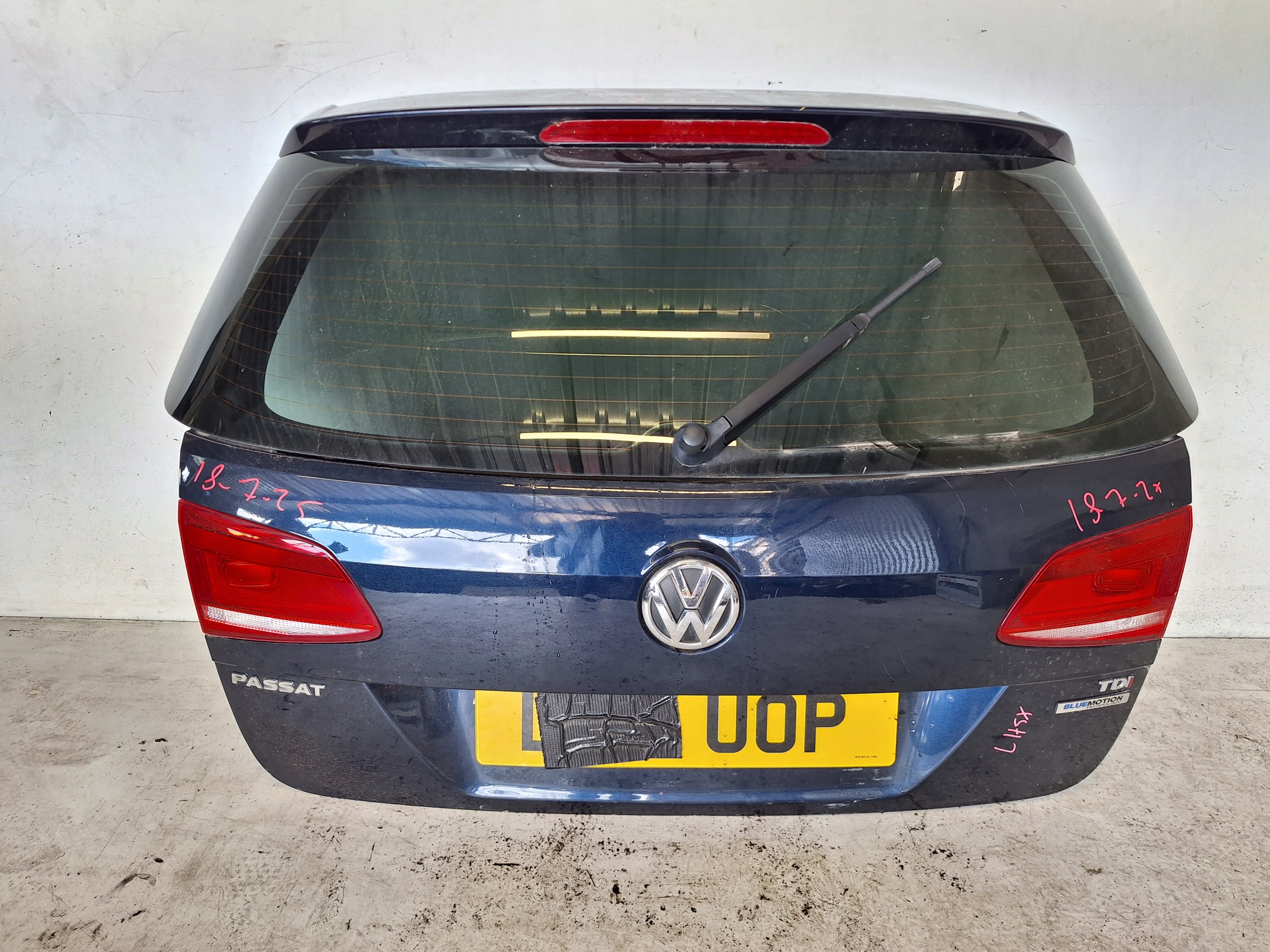 VOLKSWAGEN PASSAT B7 10-14 boot door KOMBI LH5X