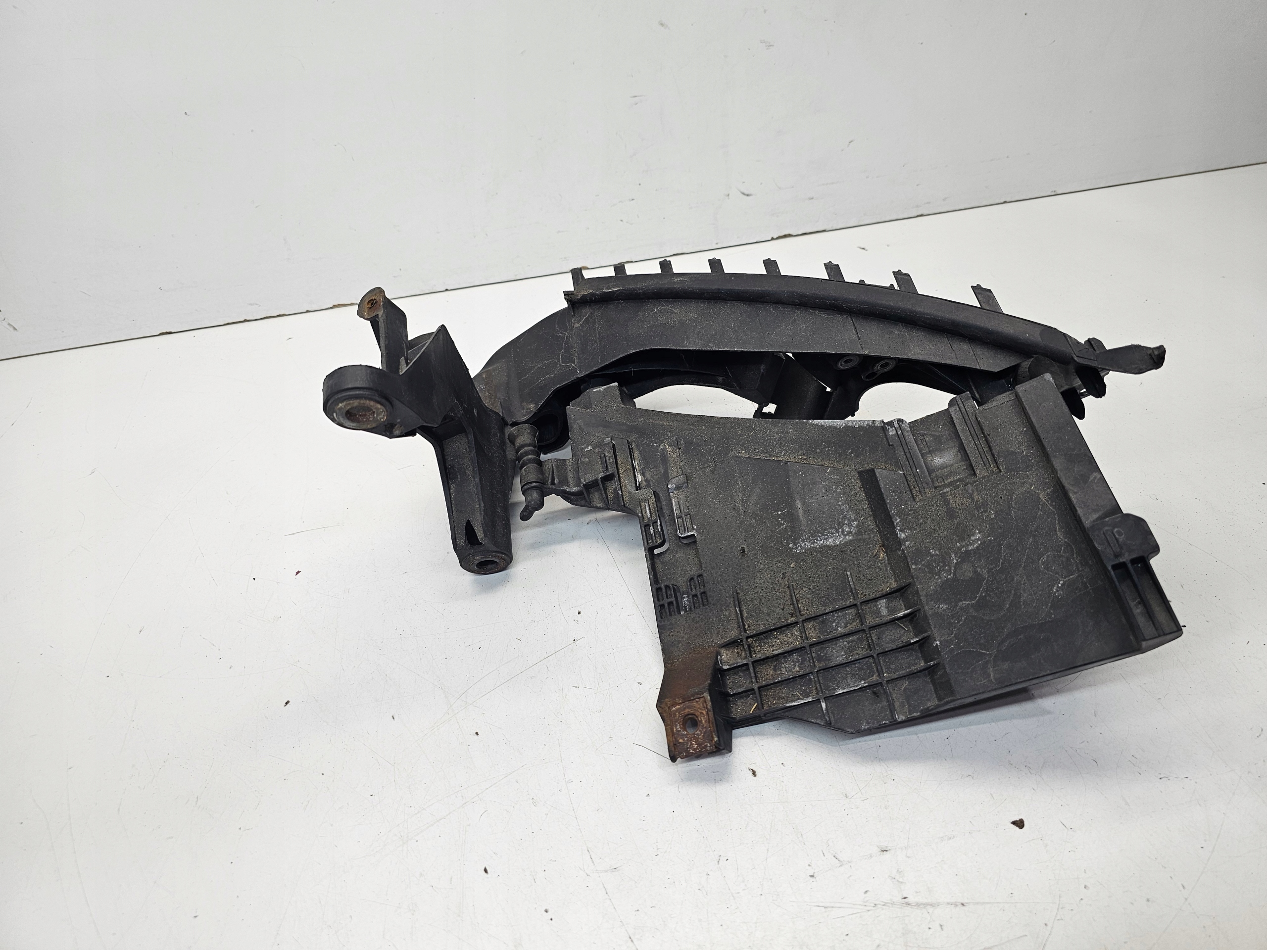 support holder REFLEKTORA right AUDI A5 8T 8T0805608