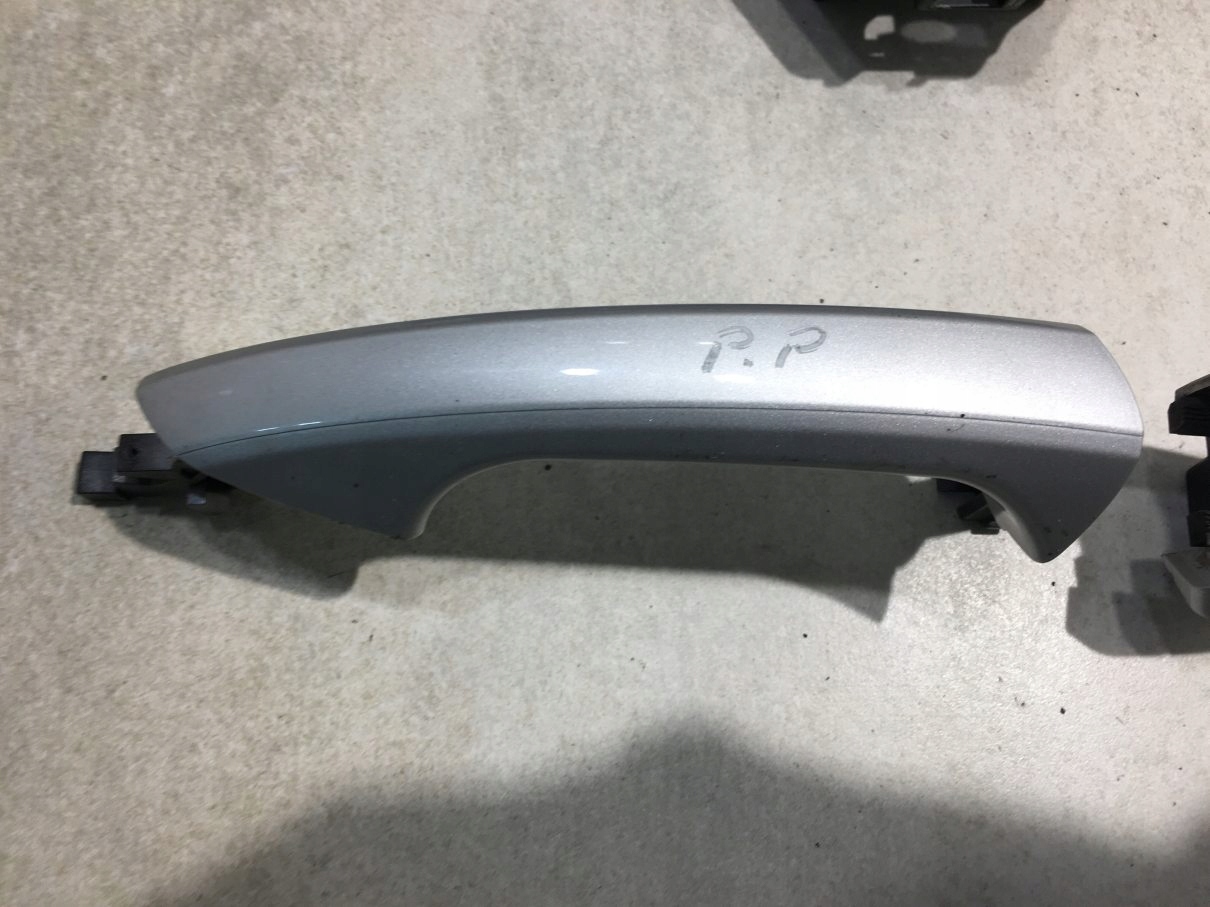 handle exterior right front MERCEDES W176 FL A2047600270