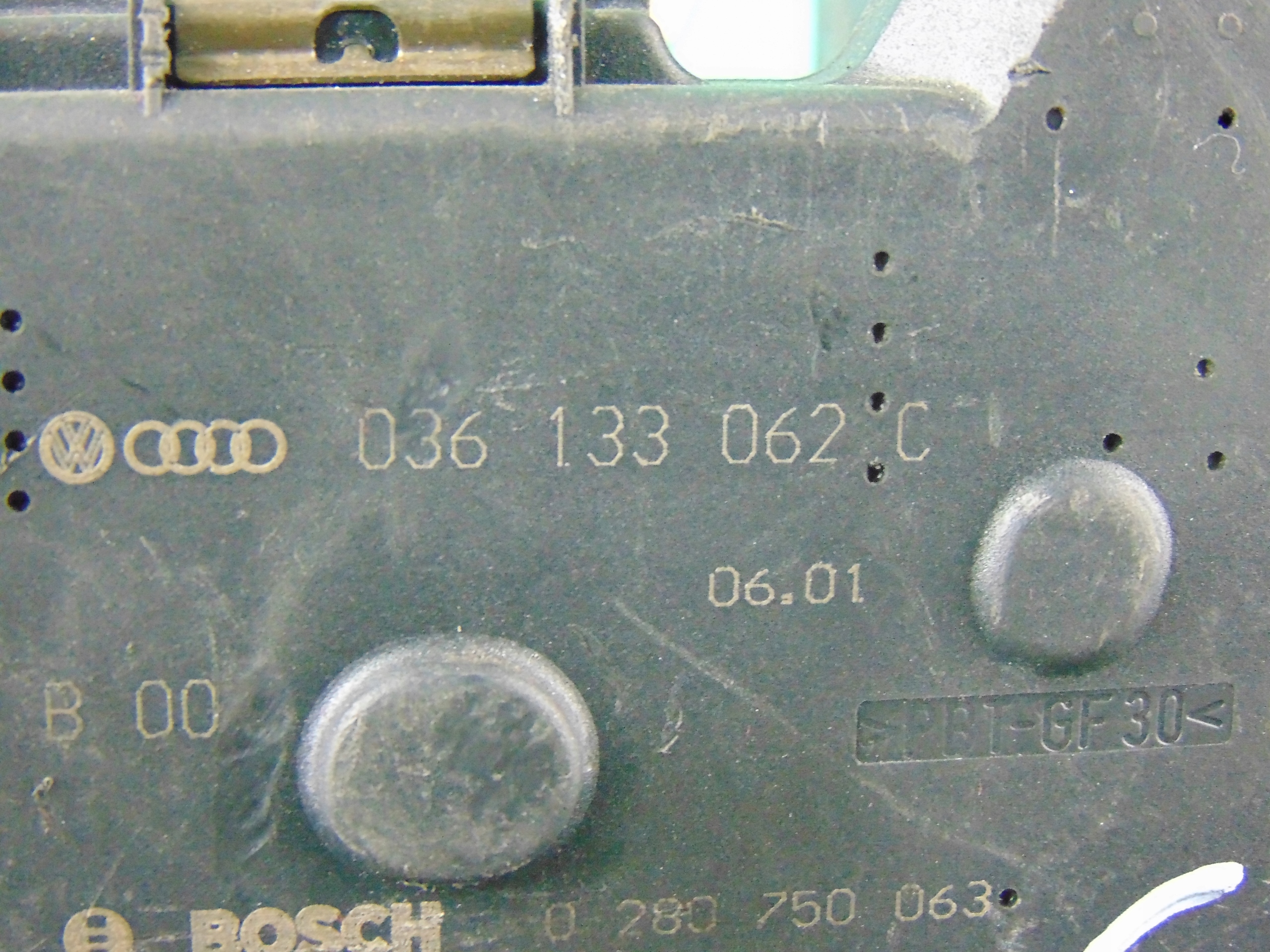 Воздушный дроссель 036133062c Polo 1,6 16v