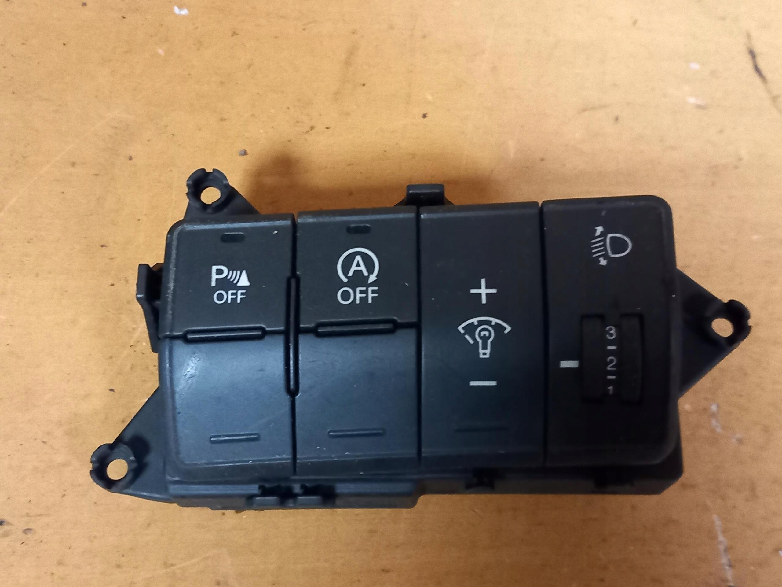 switch PANEL PDC ABS control of the lights HYUNDAI I30 II 93320-A6250