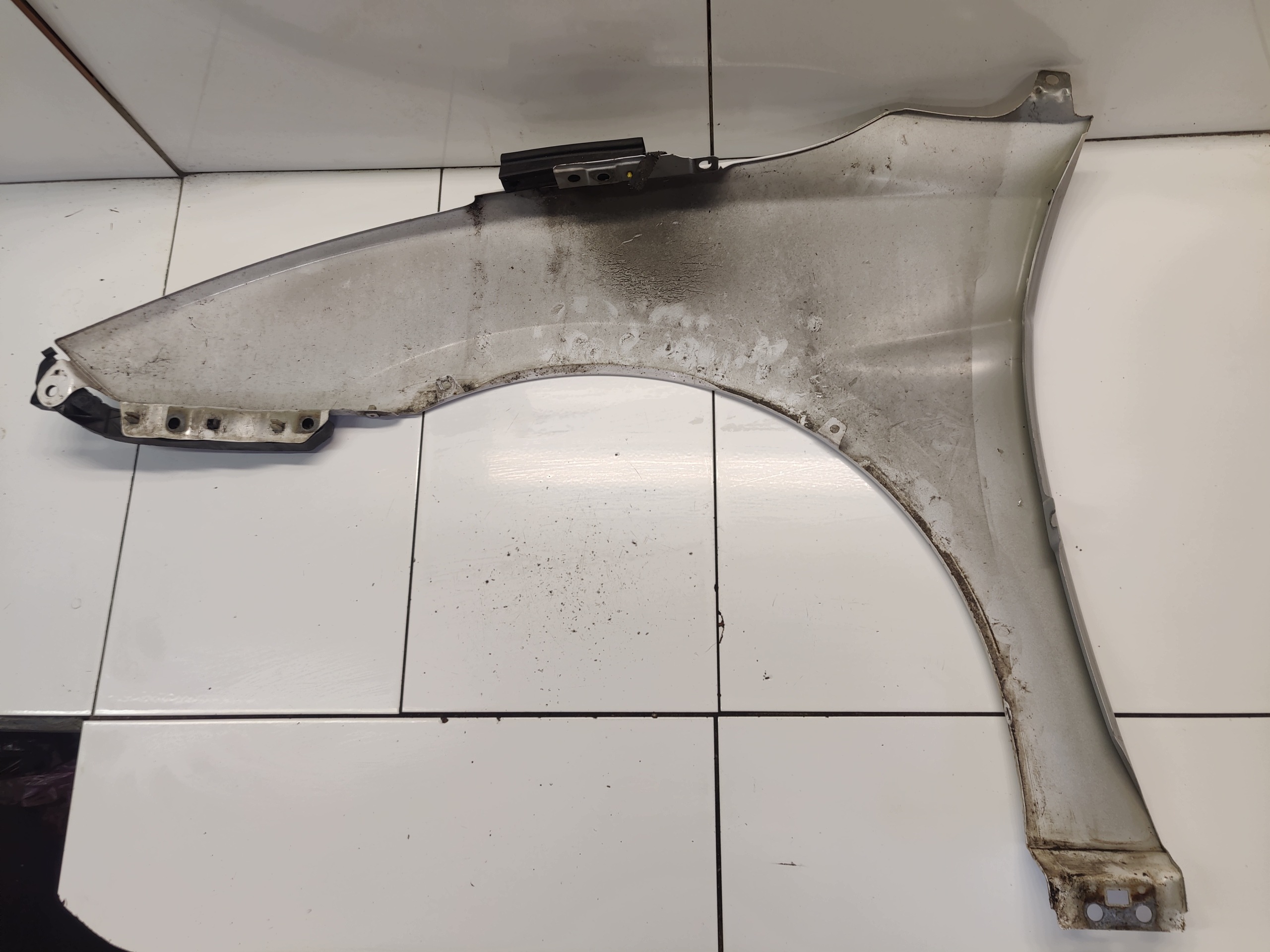 HYUNDAI I40 fender front front right BIALY