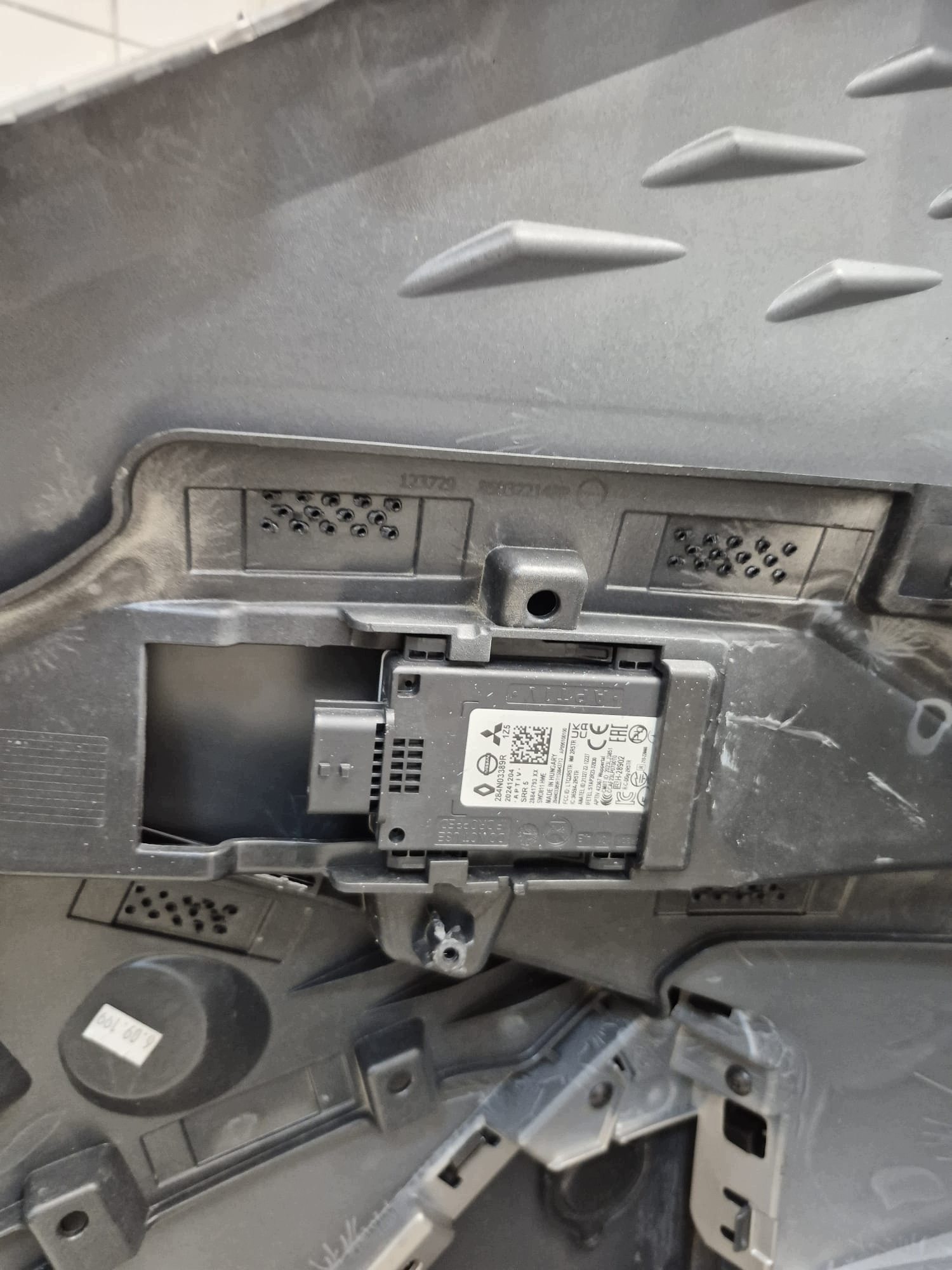 ALPINE A390 26- bumper rear part rear 6XPDC RADAR 850B03008R