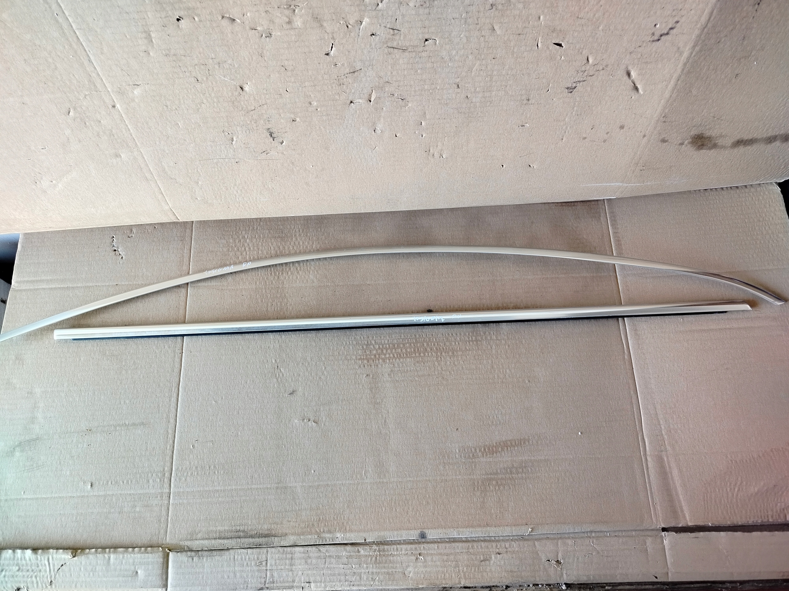 INSIGNIA A moulding dust door CHROM right front 13228511 22834389