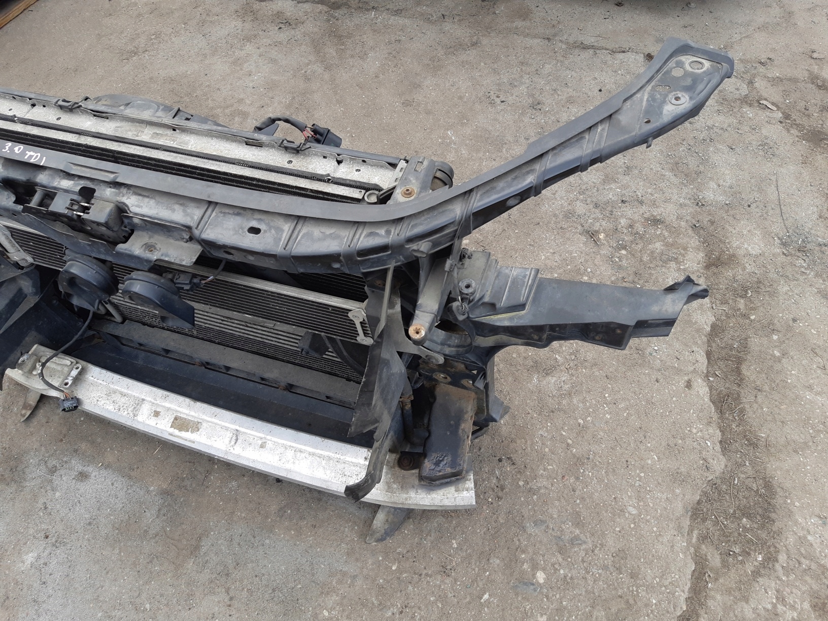AUDI Q7 4L 3.0 TDI support panel for radiators pillar KOMPLET
