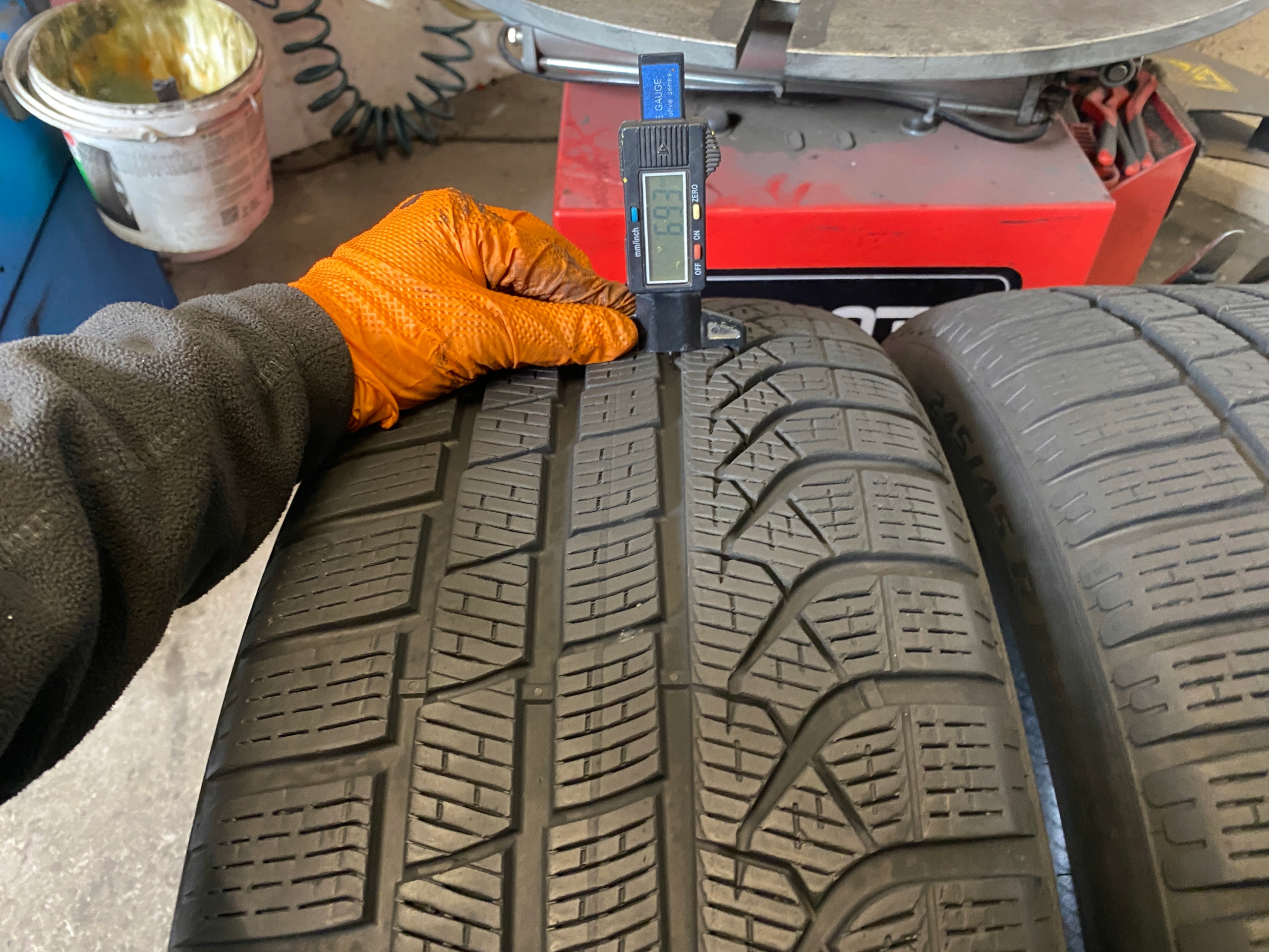 2 tyres winter 245/45R19 Pirelli P ZERO Winter 7mm 2024r