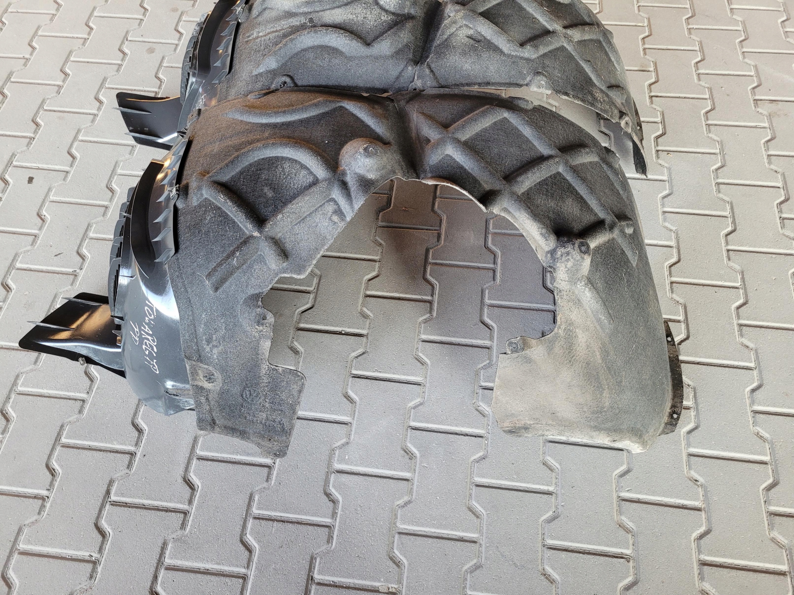 mudguard front front left right VW TOUAREG II 2 7P 3.0 TDI