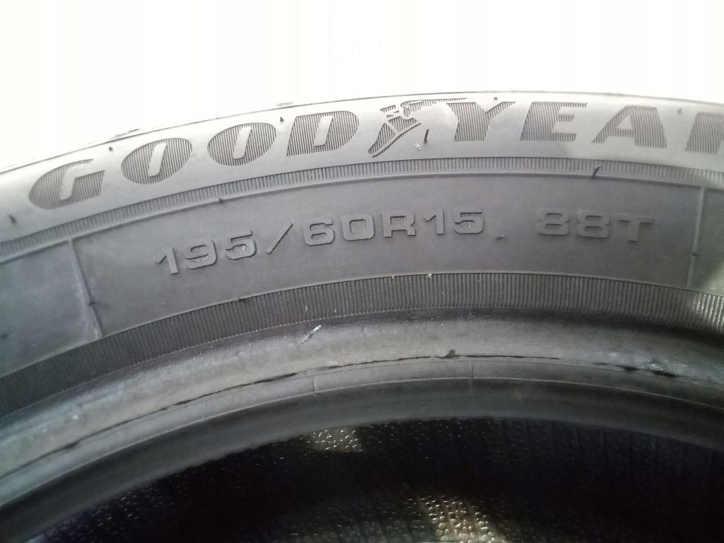 tyre Goodyear Ultragrip 195/60/15 88T 2021 6.9mm